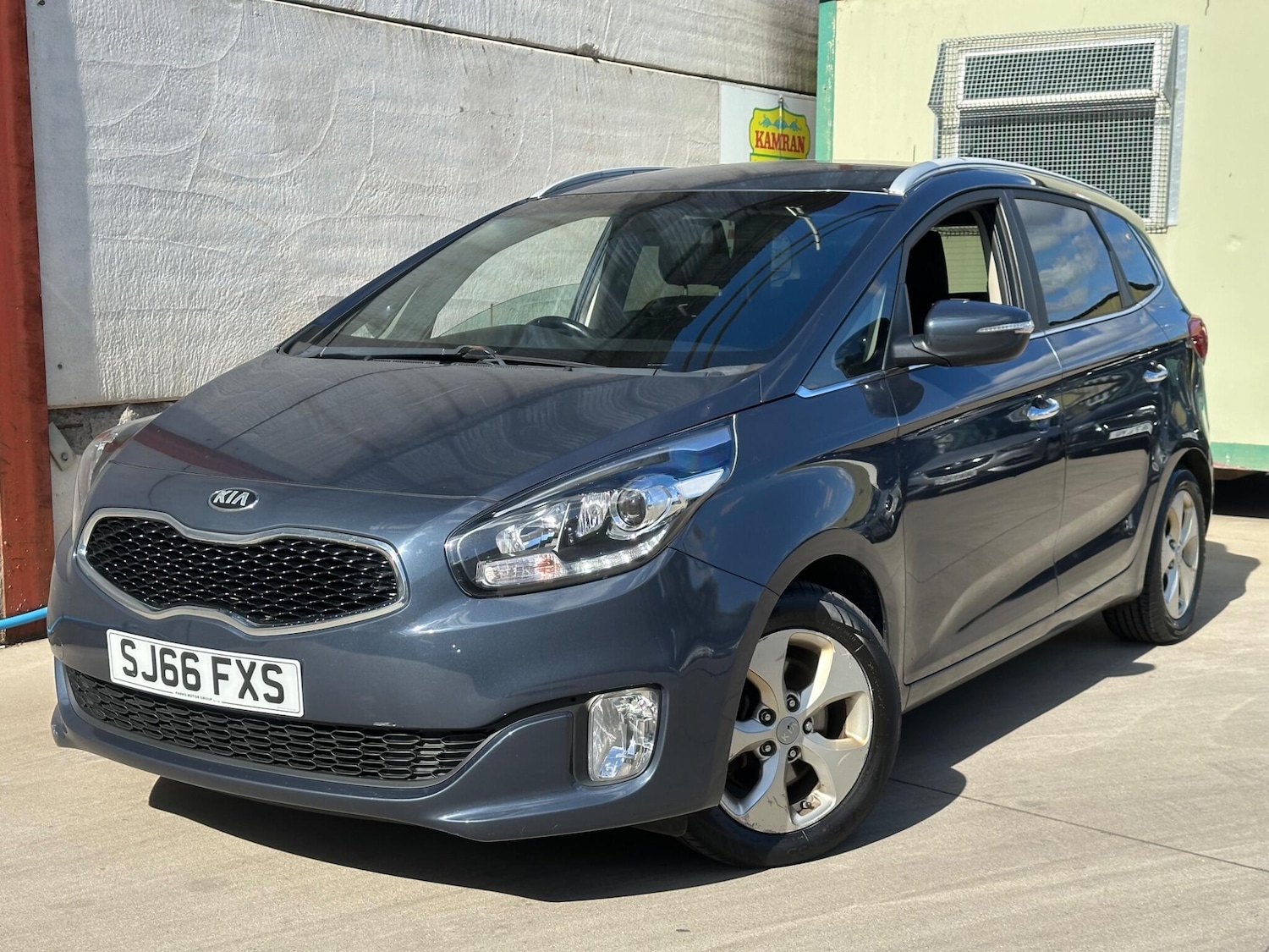 Used Kia Carens 2016 for sale - 76073123: Photo 11