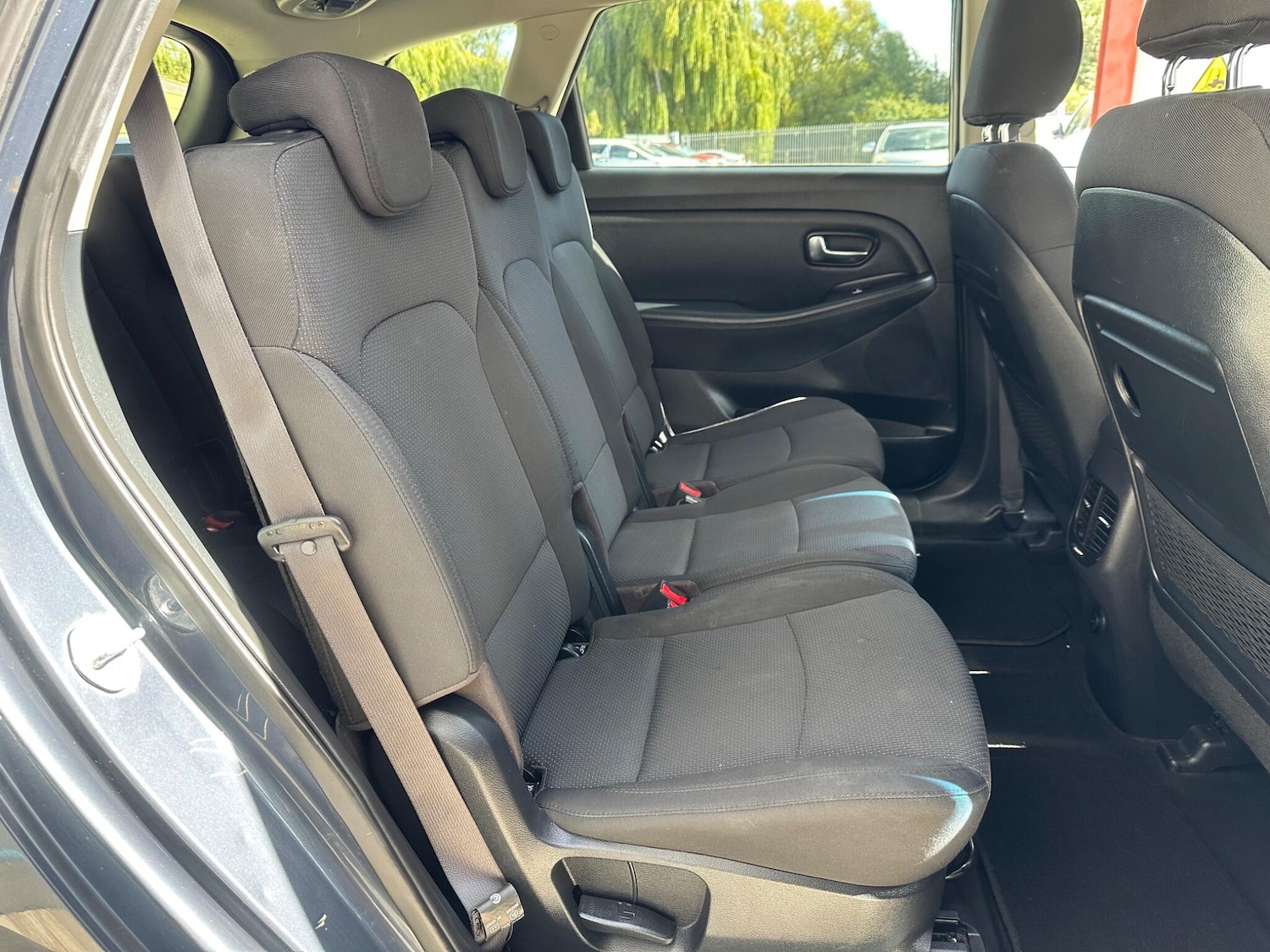 Used Kia Carens 2016 for sale - 76073123: Photo 21