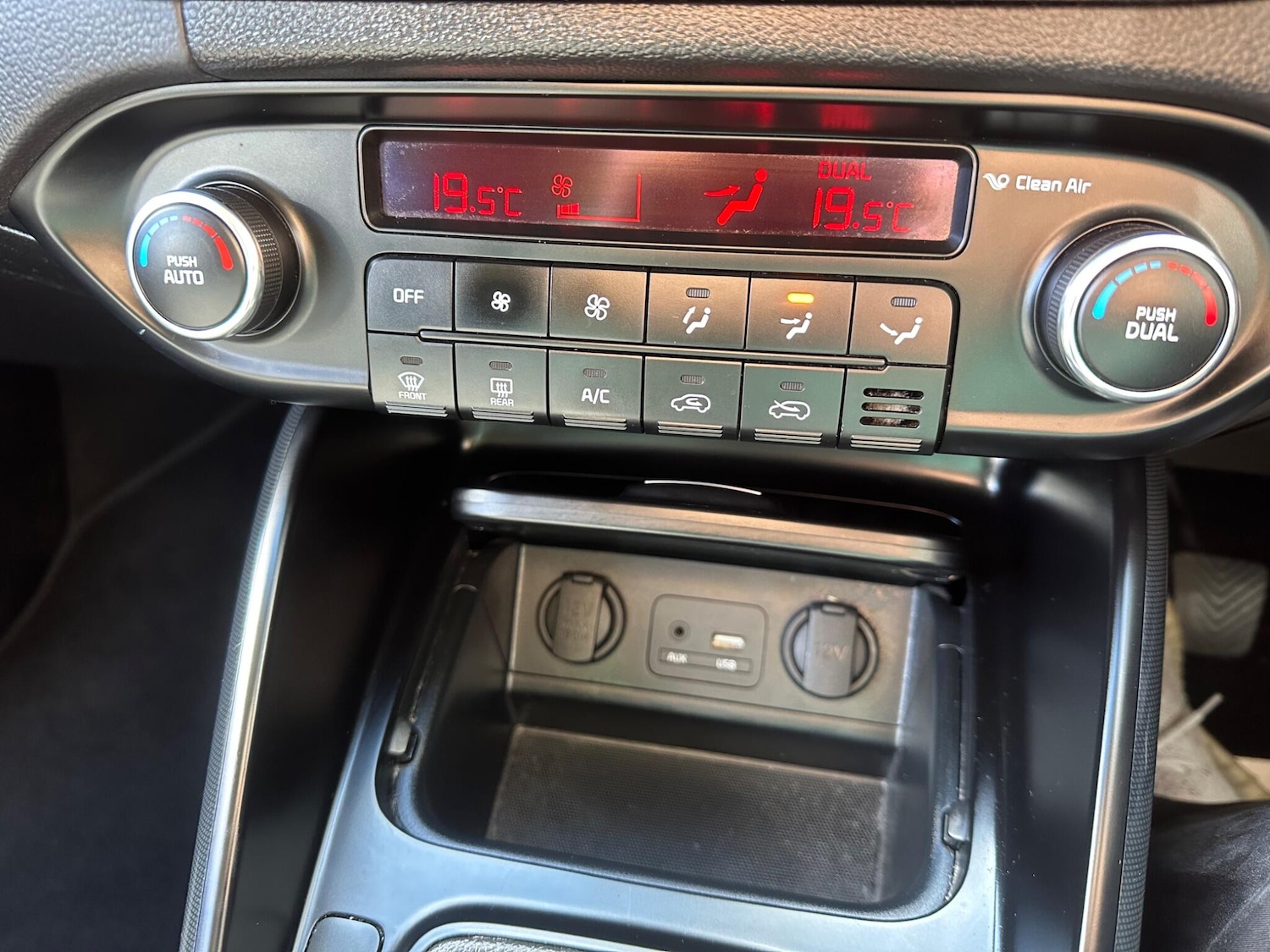 Used Kia Carens 2016 for sale - 76073123: Photo 27