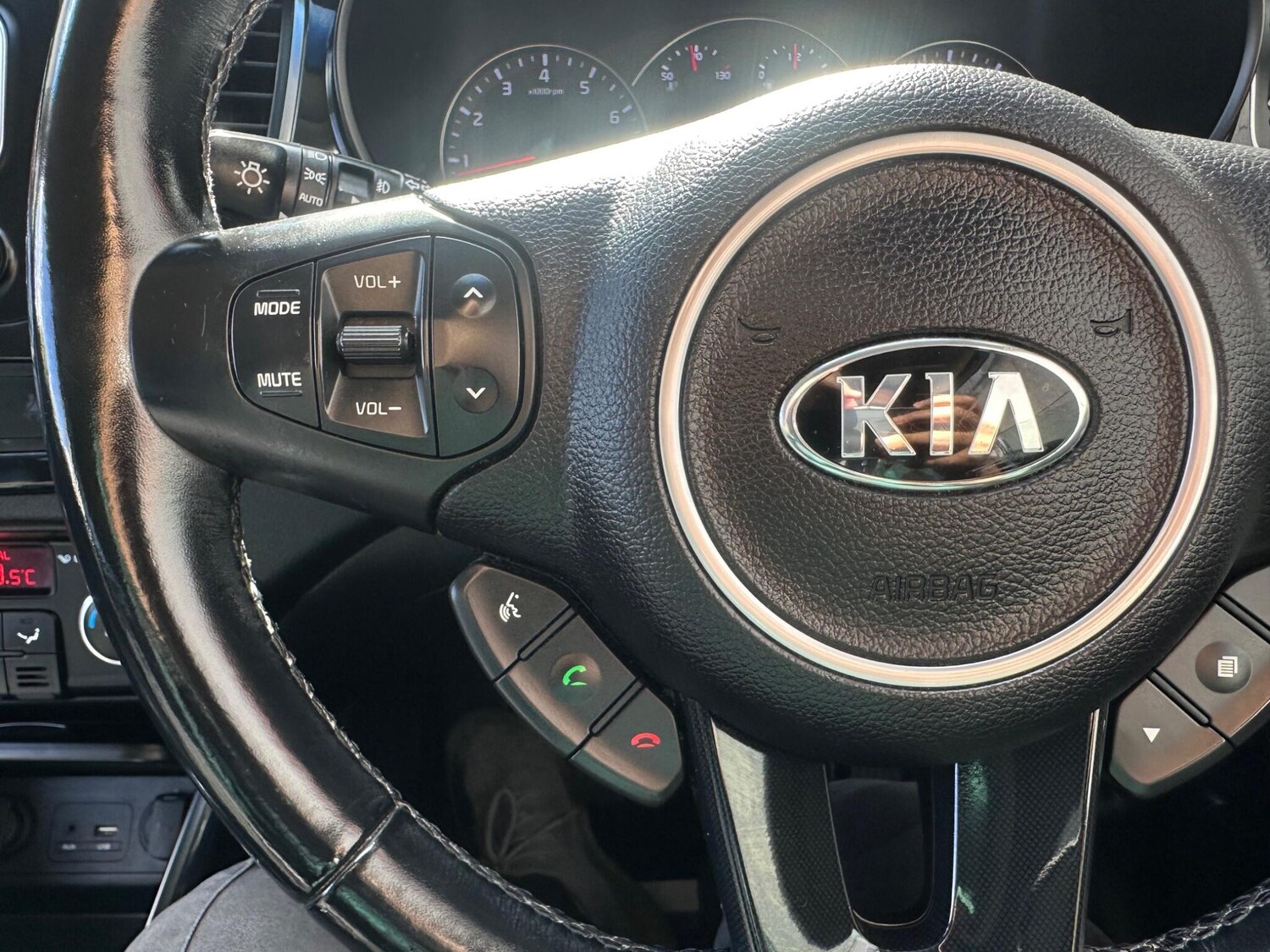 Used Kia Carens 2016 for sale - 76073123: Photo 29