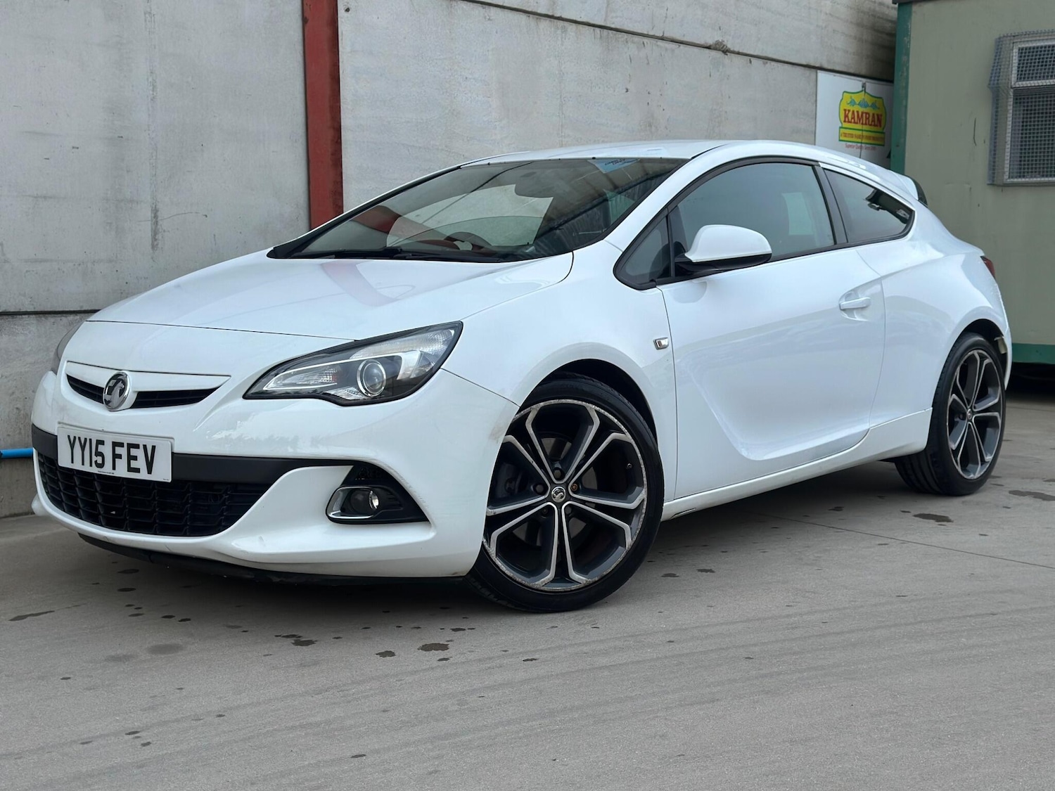 Used Vauxhall Astra GTC 2015 for sale - 77994313: Photo 2