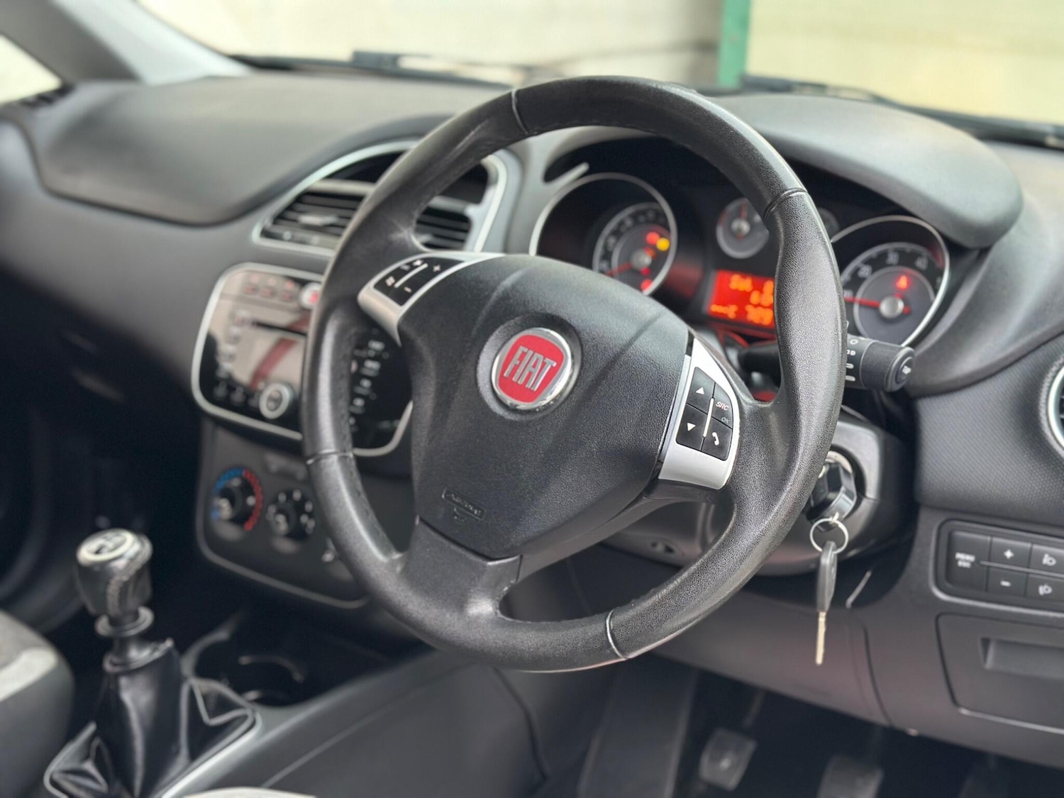 Used Fiat Punto 2012 for sale - 76306468: Photo 24