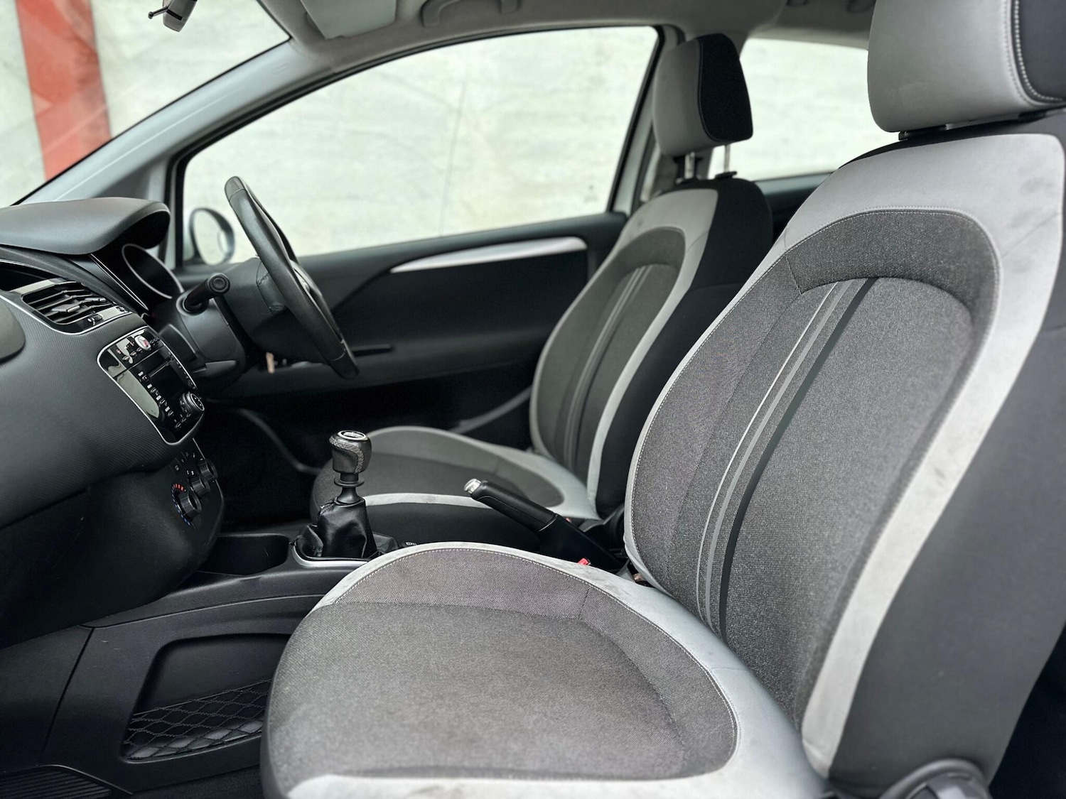 Used Fiat Punto 2012 for sale - 76306468: Photo 25