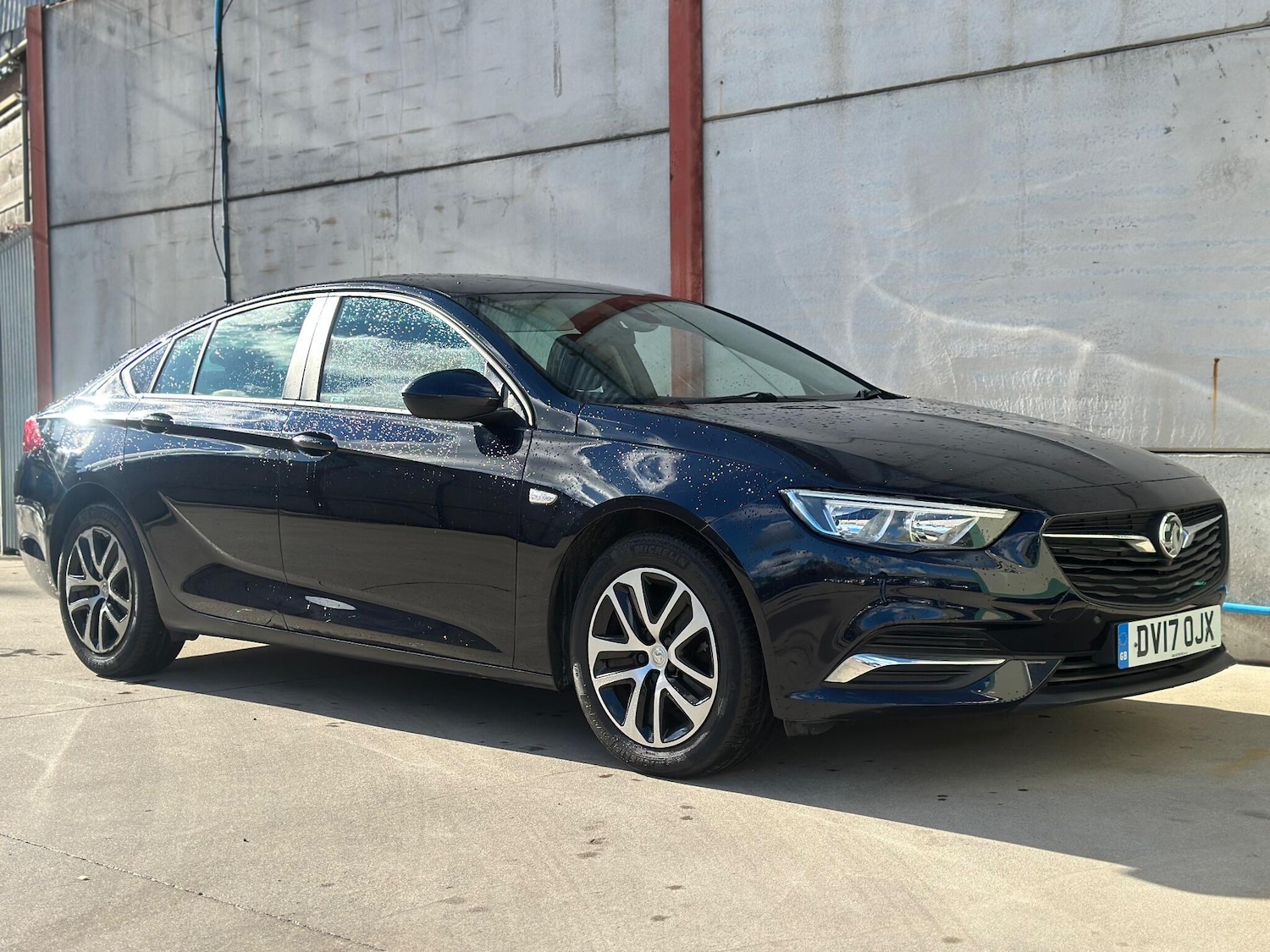 Used Vauxhall Insignia 2017 for sale - 76446550: Photo 2
