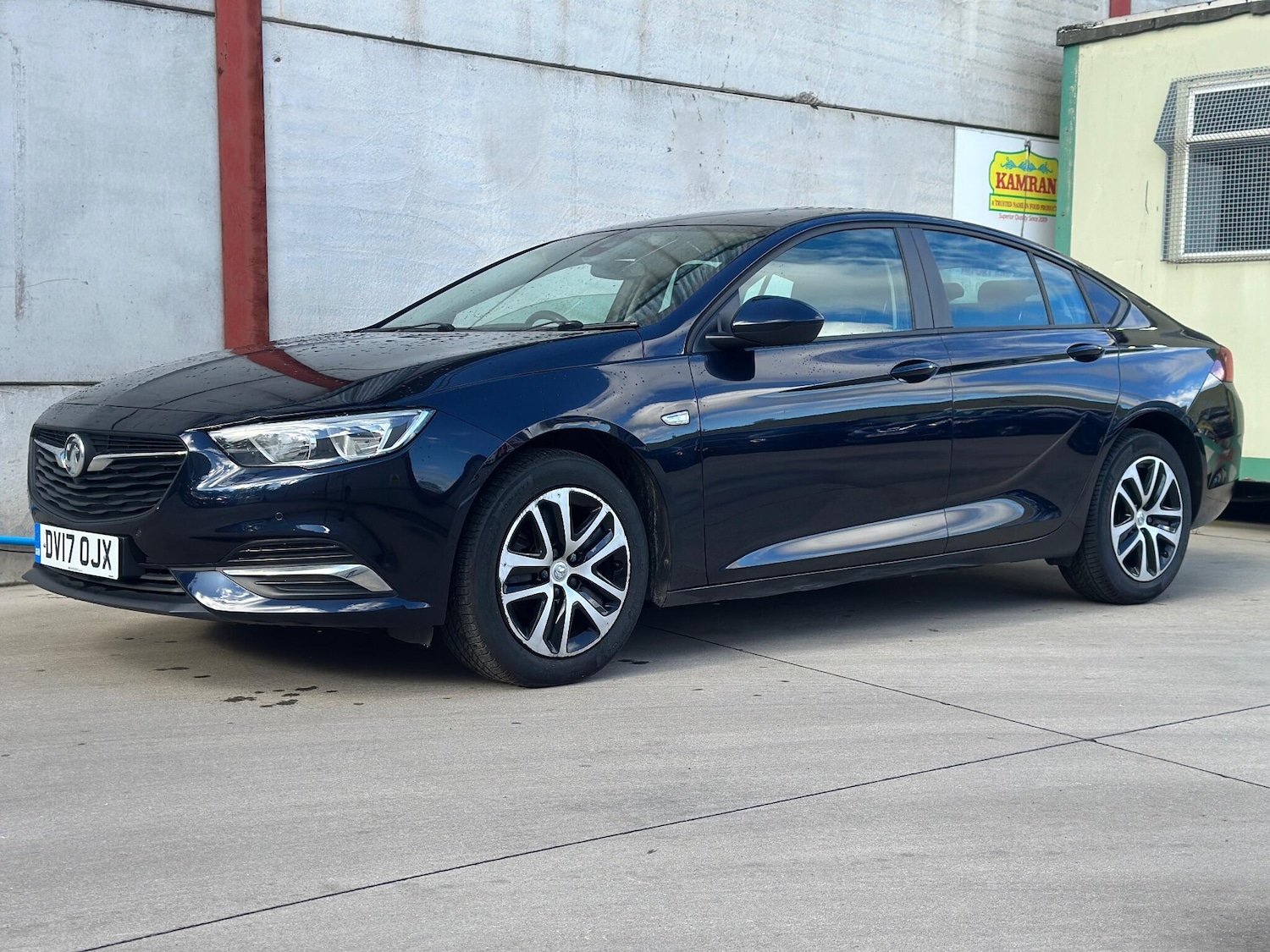 Used Vauxhall Insignia 2017 for sale - 76446550: Photo 4