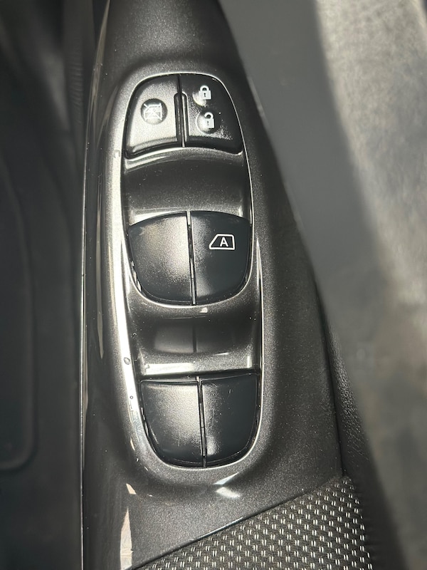 Used Nissan Juke 2015 for sale - 76043018: Photo 19