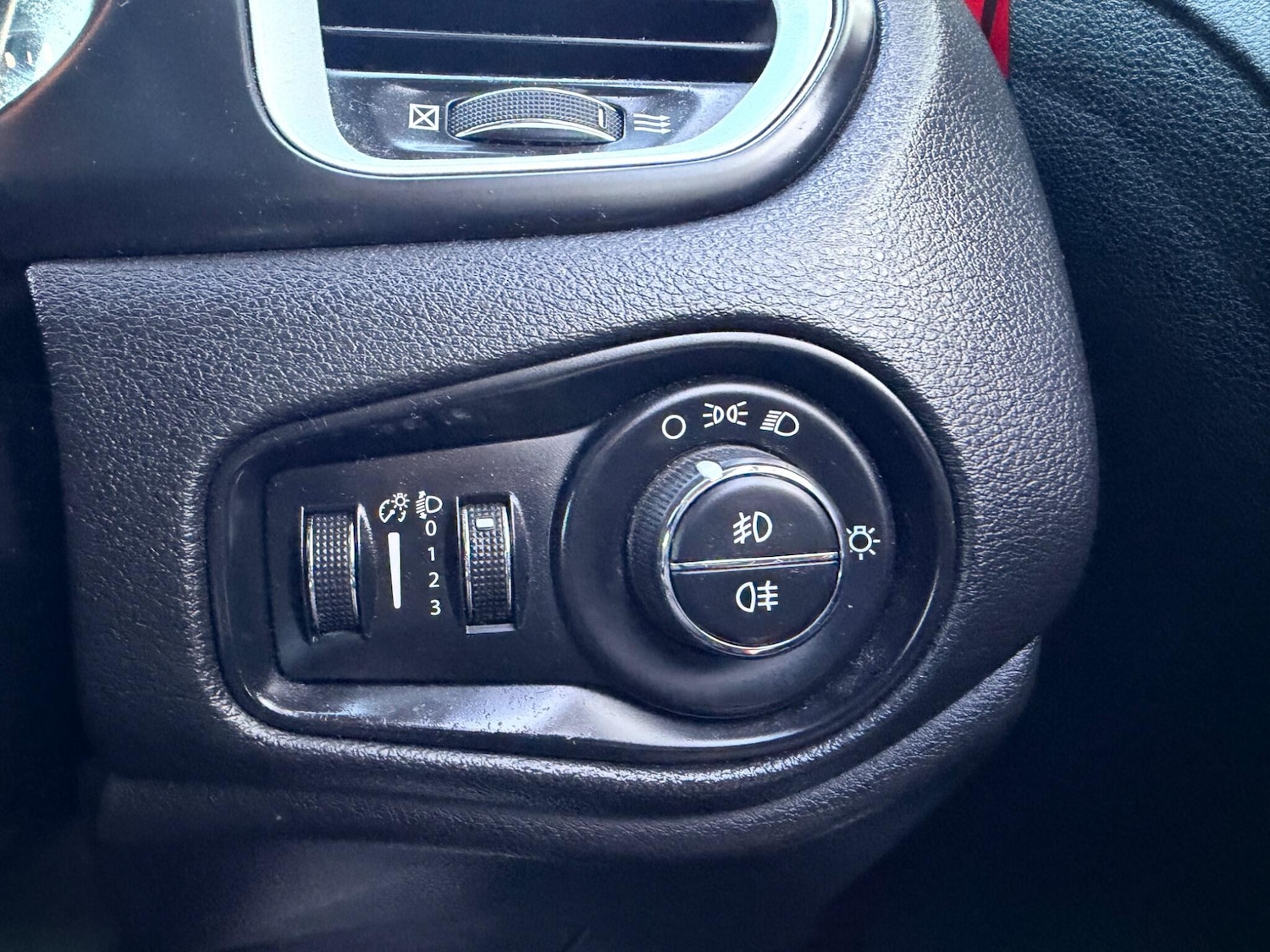 Used Jeep Renegade 2016 for sale - 77898153: Photo 30