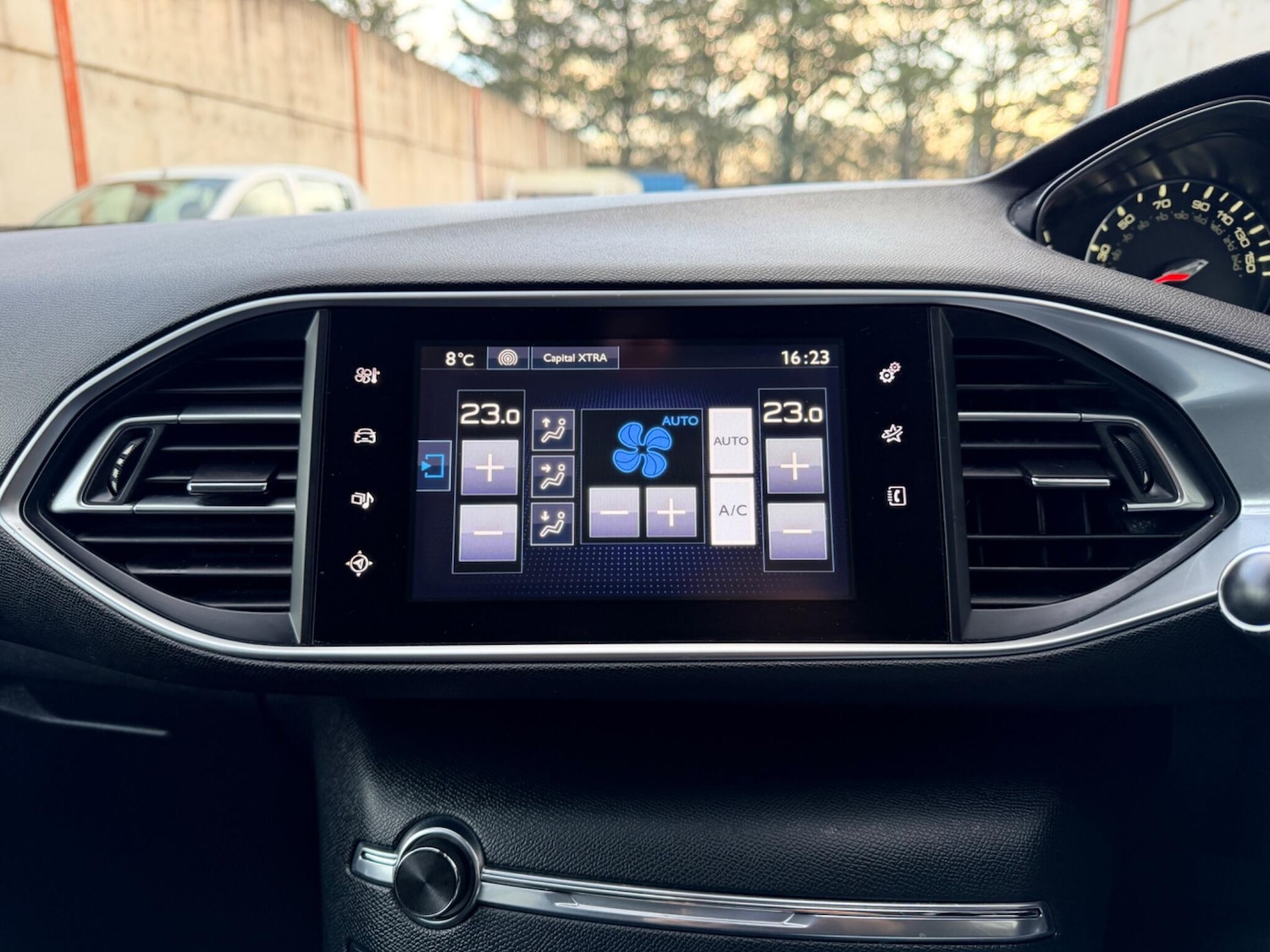 Used Peugeot 308 2016 for sale - 77330765: Photo 26