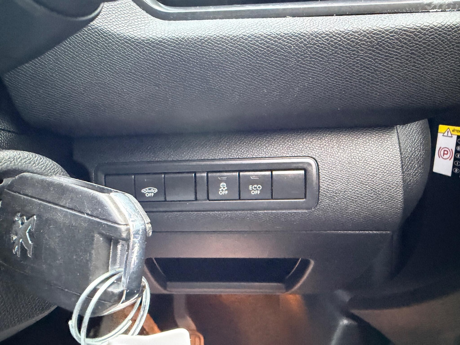 Used Peugeot 308 2016 for sale - 77330765: Photo 31