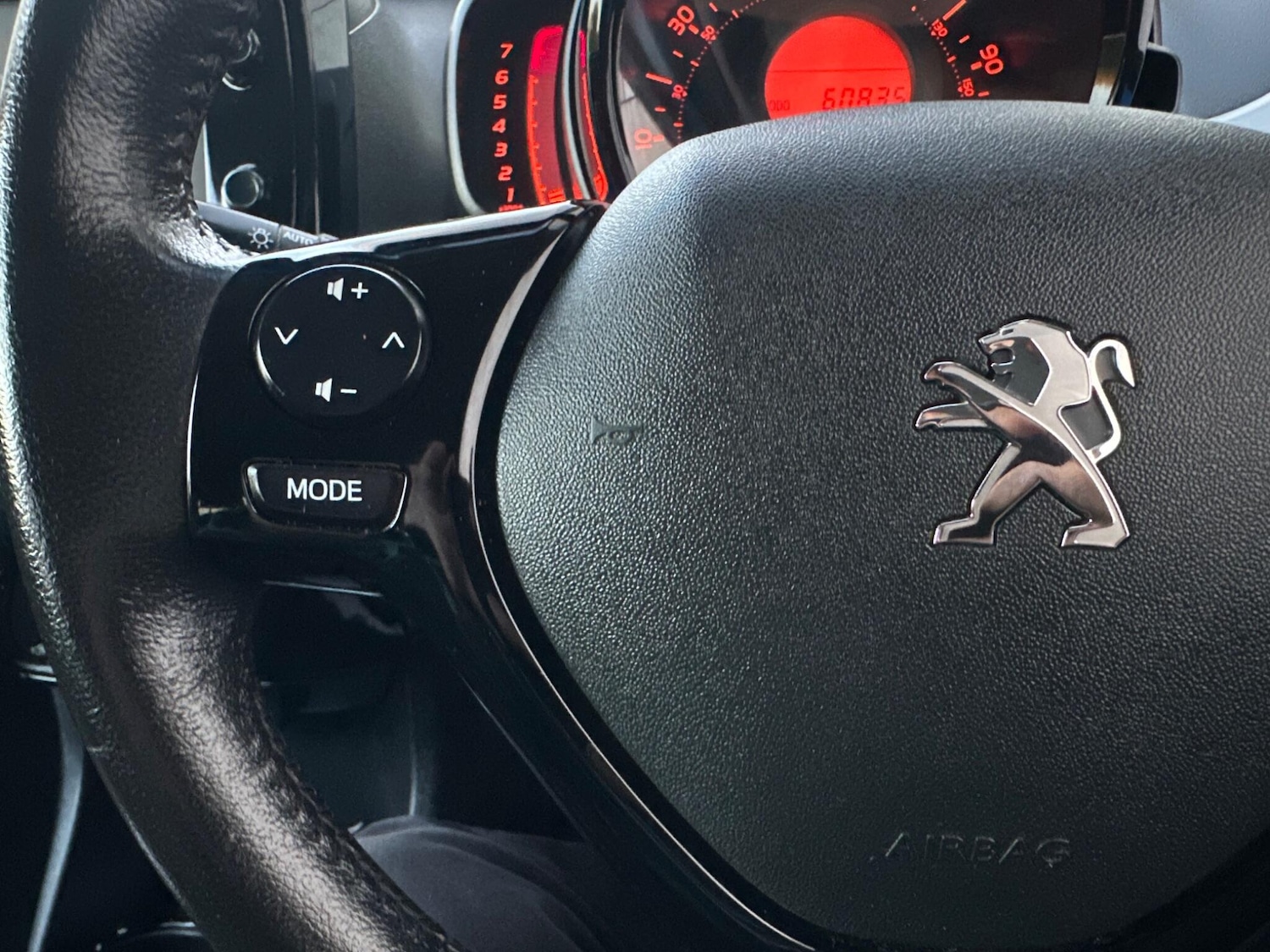 Used Peugeot 108 2015 for sale - 76987915: Photo 27