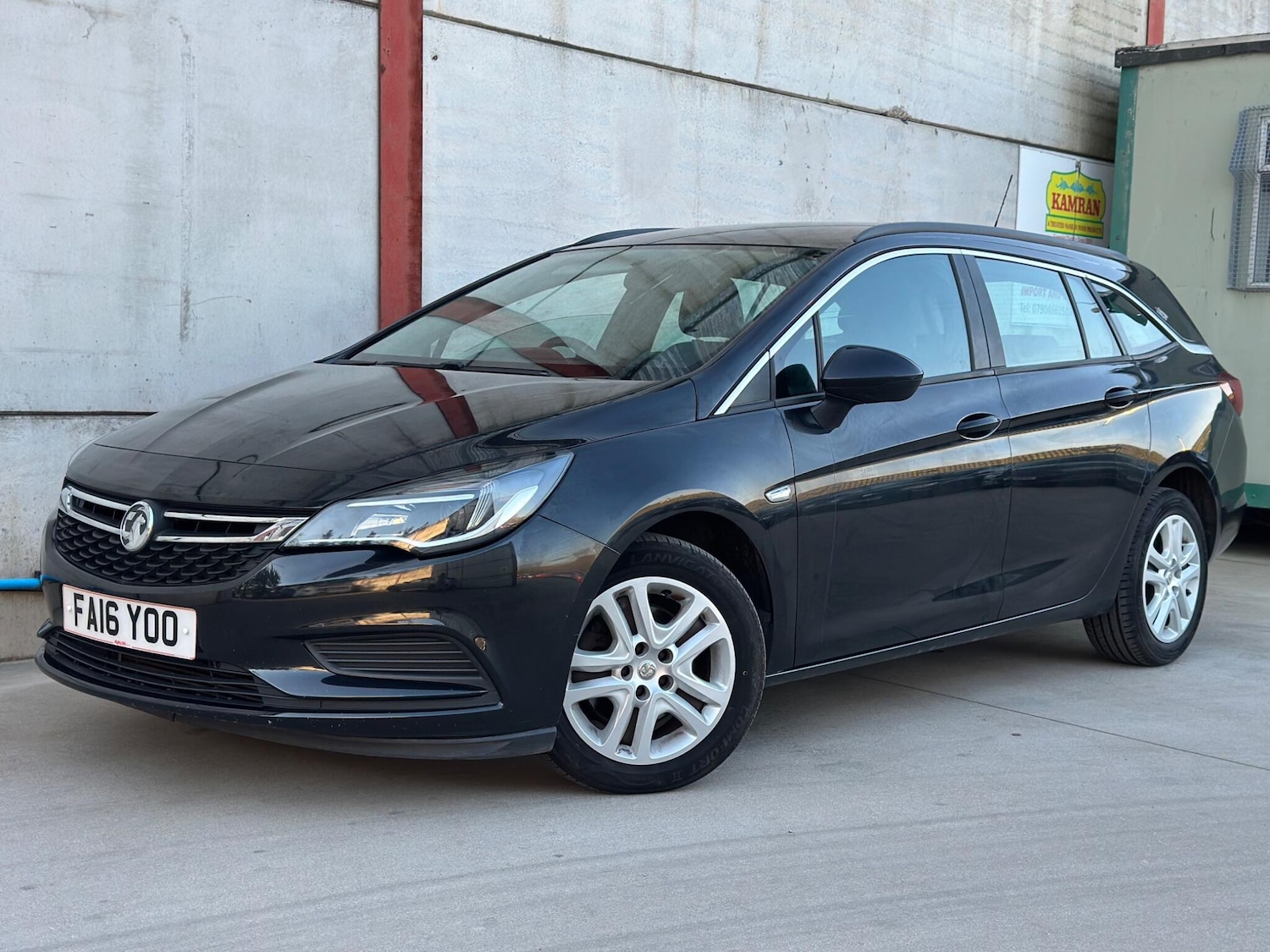 Used Vauxhall Astra for sale - 77958443: Photo 3