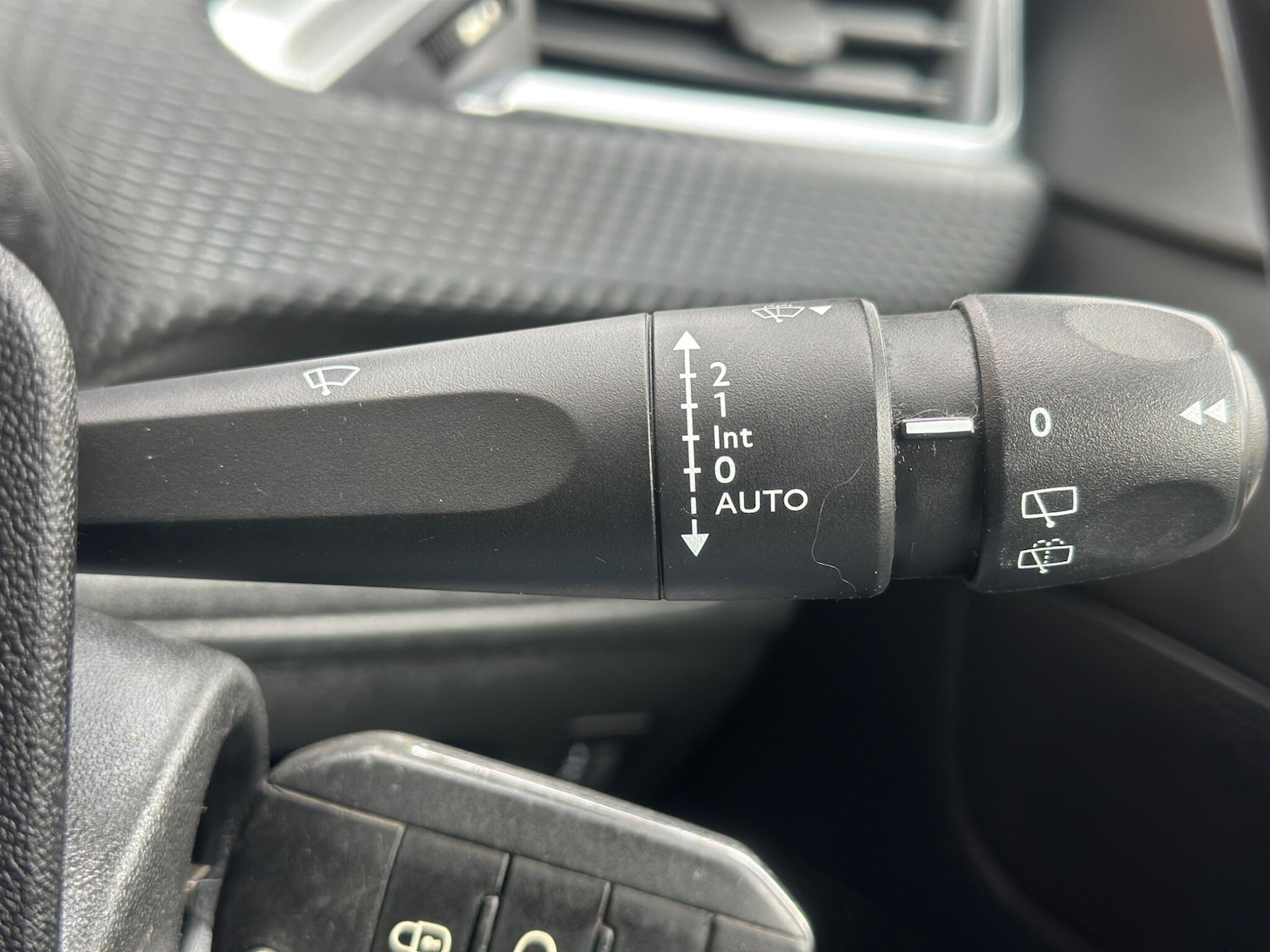 Used Peugeot 2008 for sale - 77709395: Photo 18