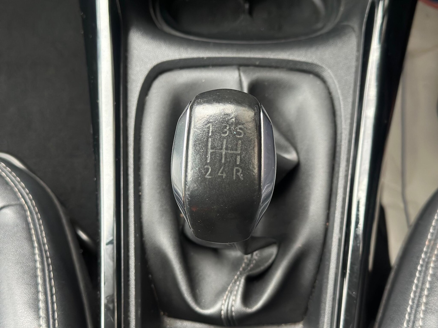 Used Peugeot 2008 2016 for sale - 77633345: Photo 11