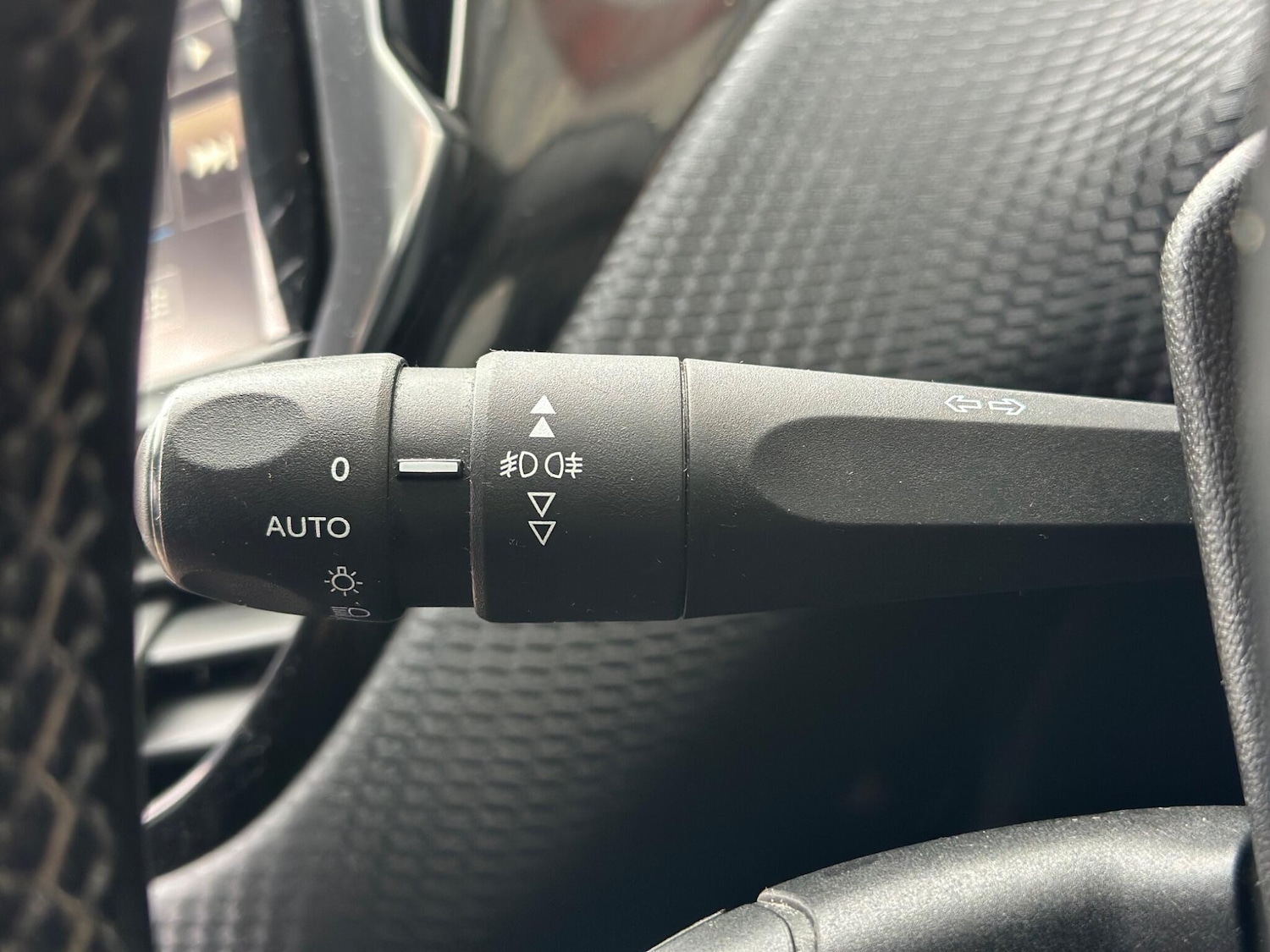 Used Peugeot 2008 2016 for sale - 77633345: Photo 17