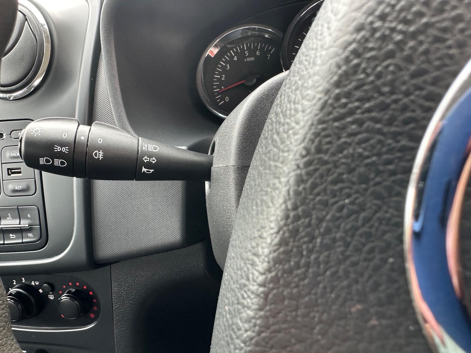 Used Dacia Sandero 2016 for sale - 76441115: Photo 29