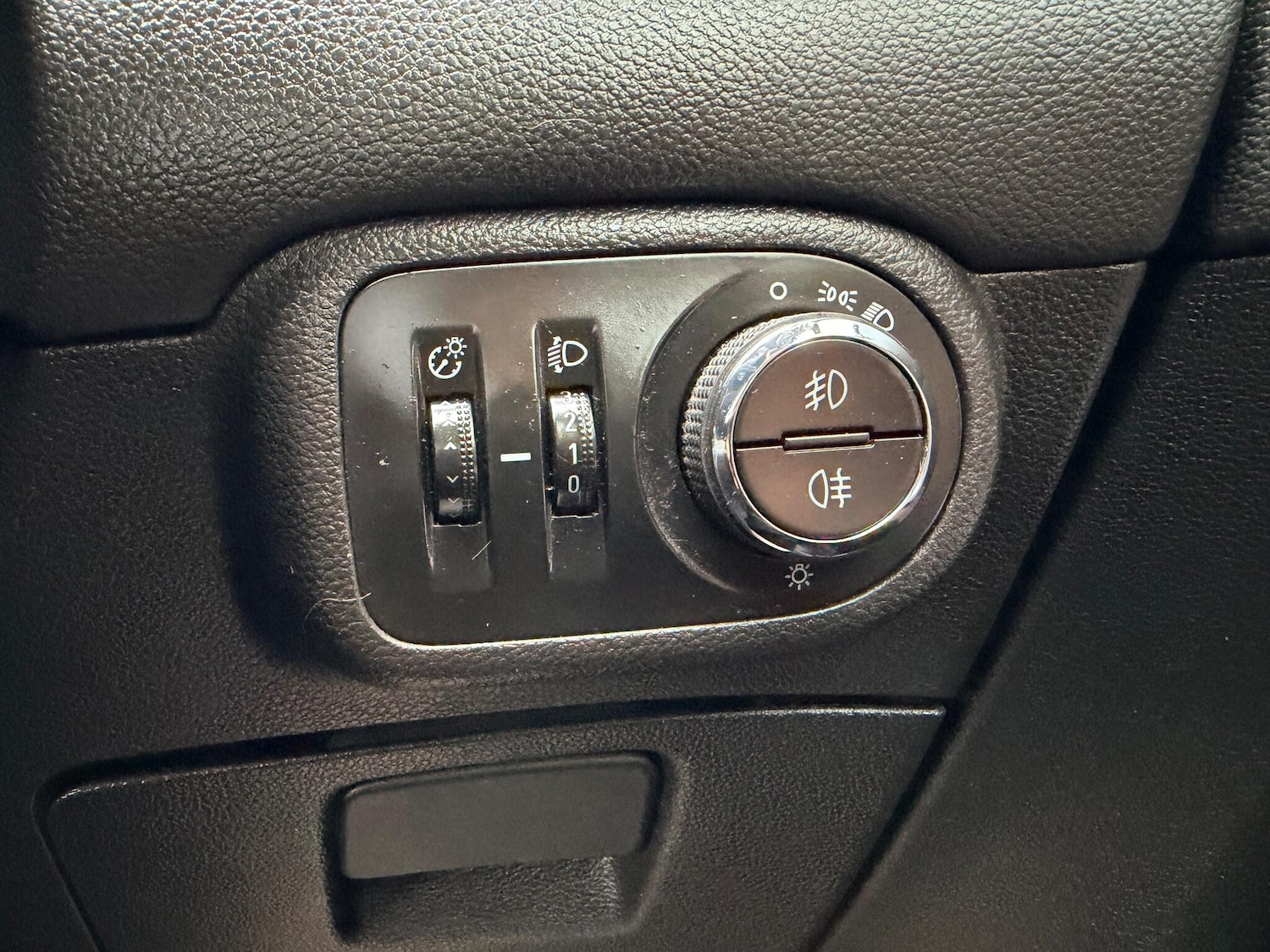 Used Vauxhall Zafira Tourer for sale - 76765256: Photo 35