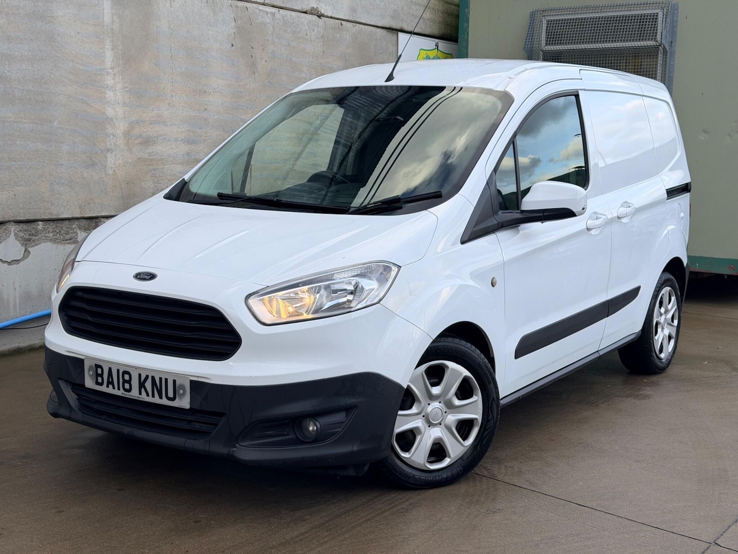 Used Ford Transit Courier 2018 for sale - 77304892: Photo 10