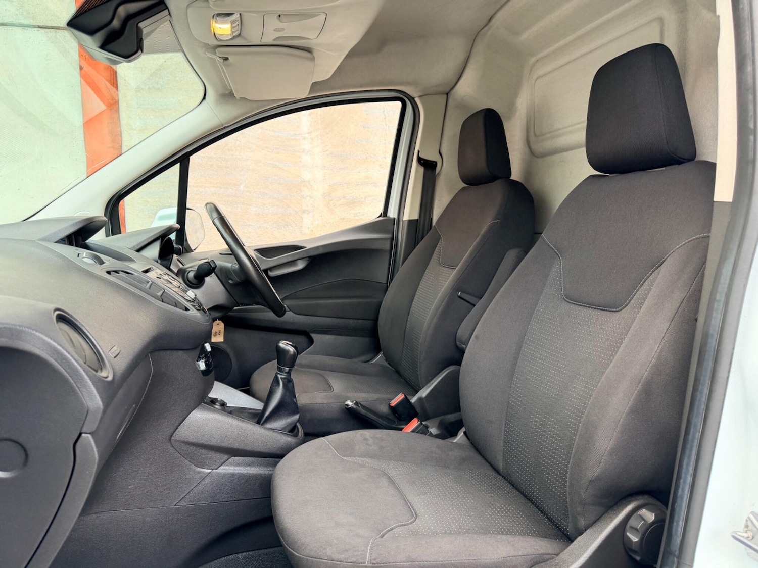 Used Ford Transit Courier 2018 for sale - 77304892: Photo 17