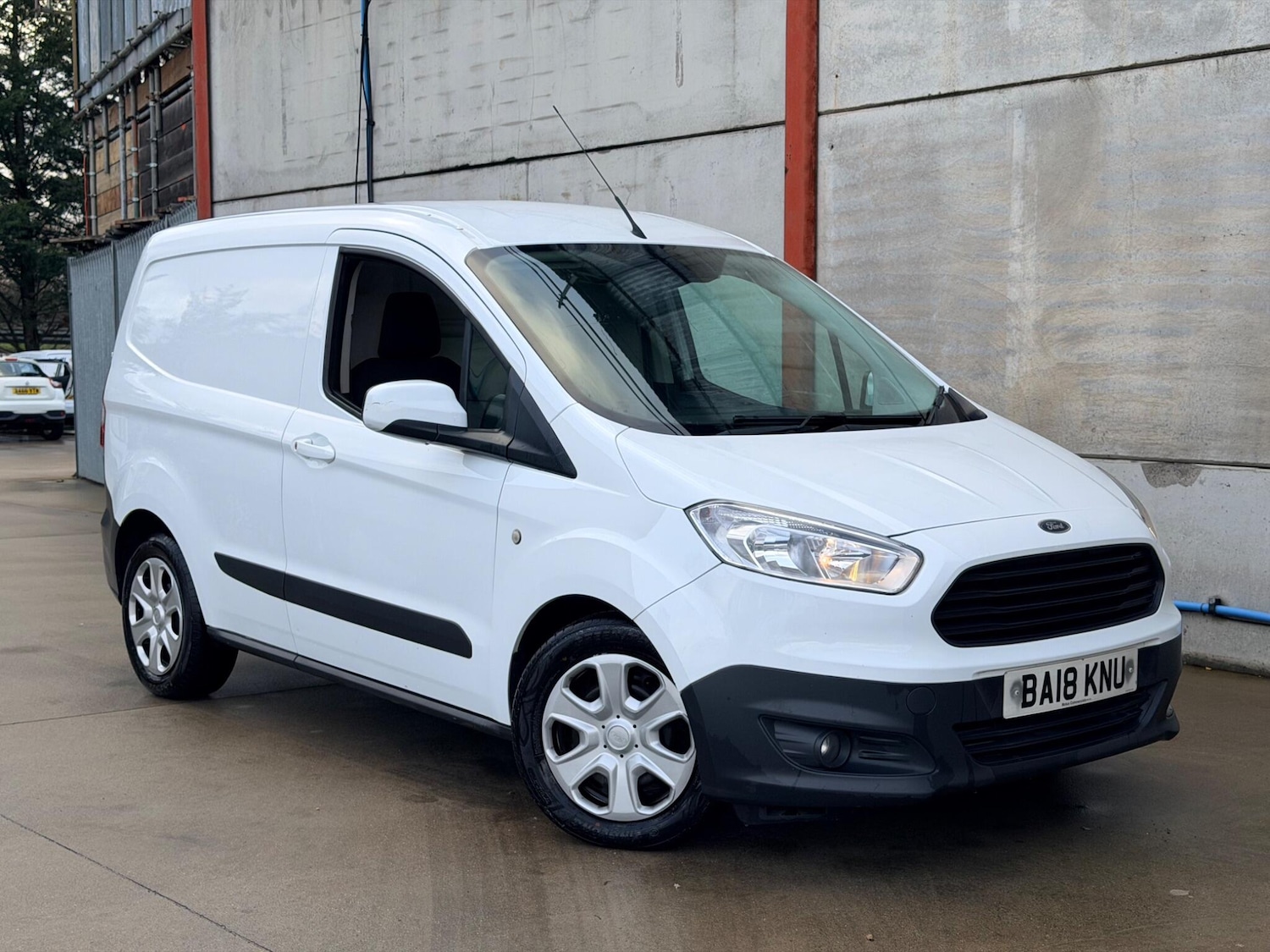 Used Ford Transit Courier 2018 for sale - 77304892: Photo 2