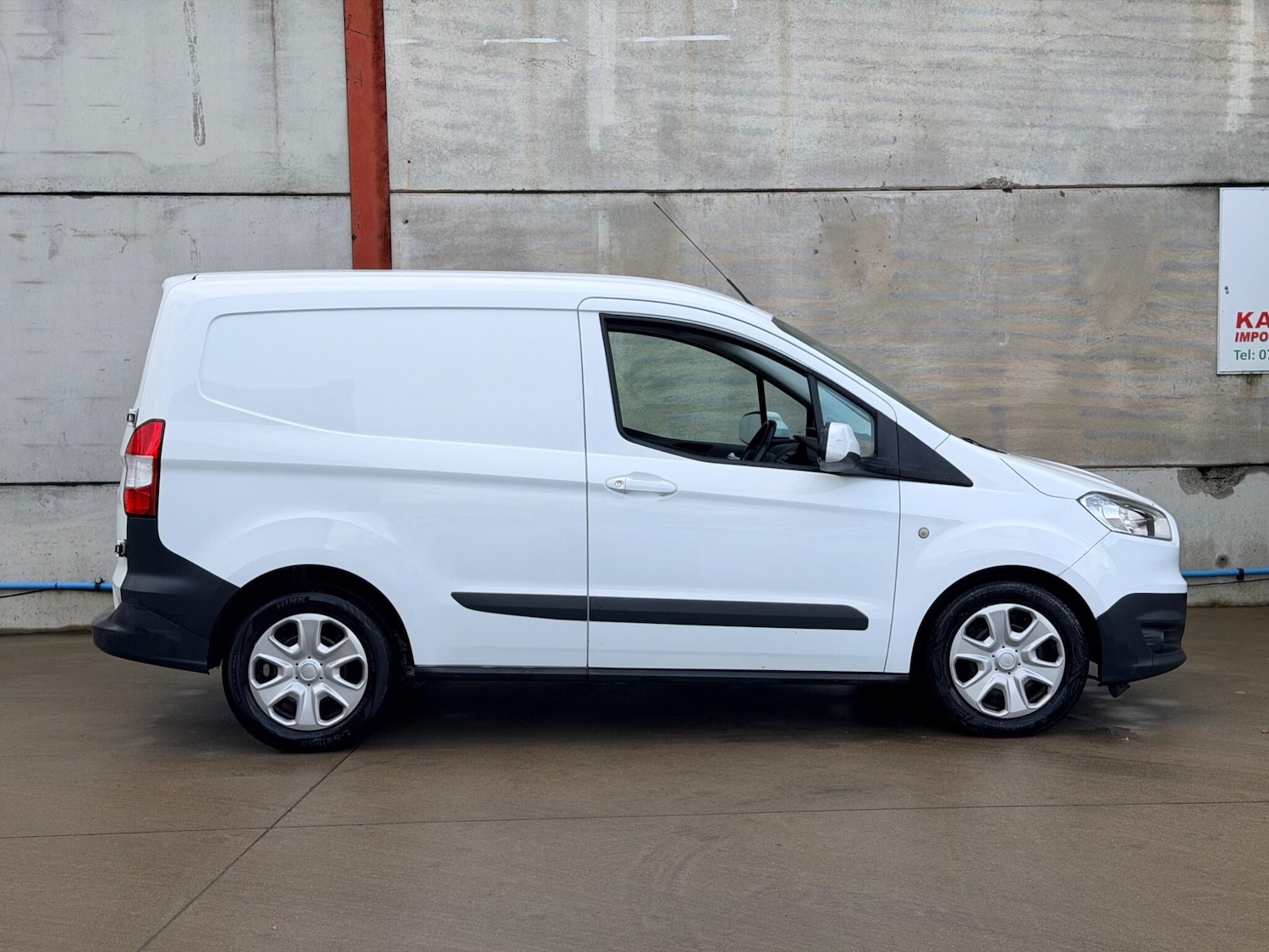 Used Ford Transit Courier 2018 for sale - 77304892: Photo 3