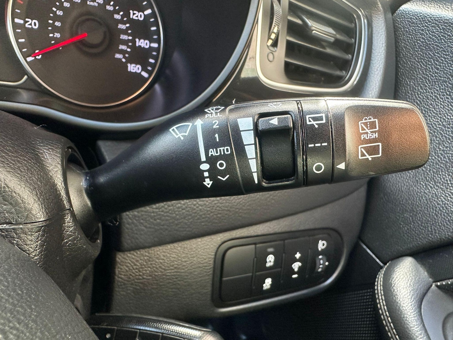 Used Kia Carens 2016 for sale - 76702196: Photo 24