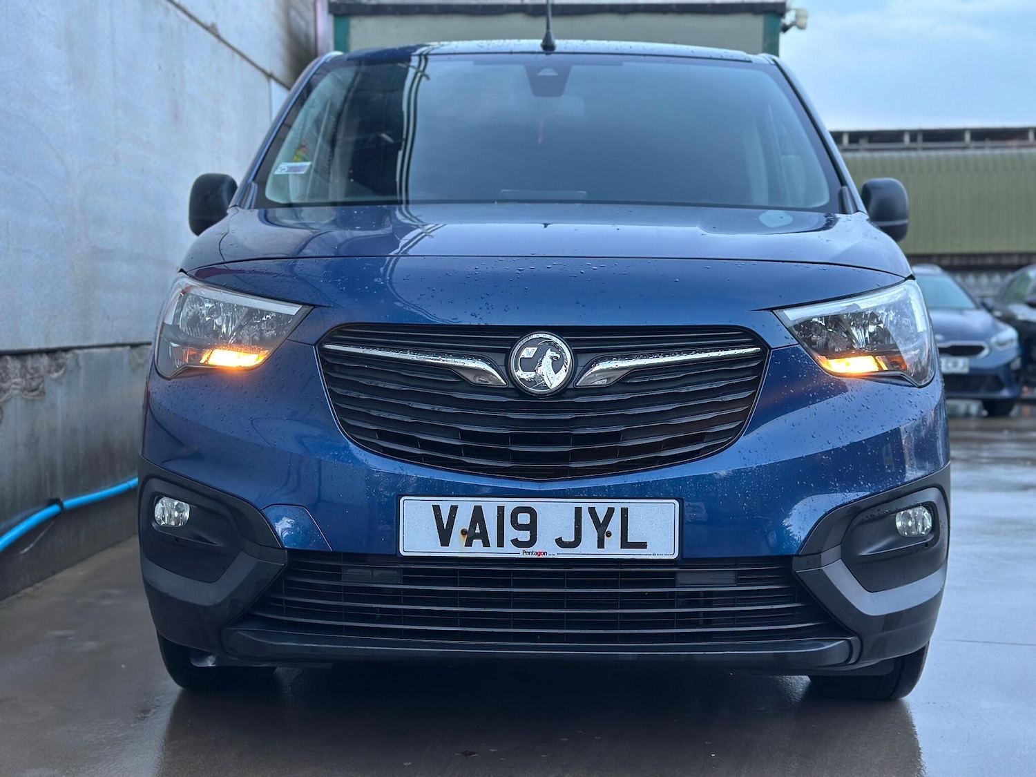 Used Vauxhall Combo 2019 for sale - 76550575: Photo 2