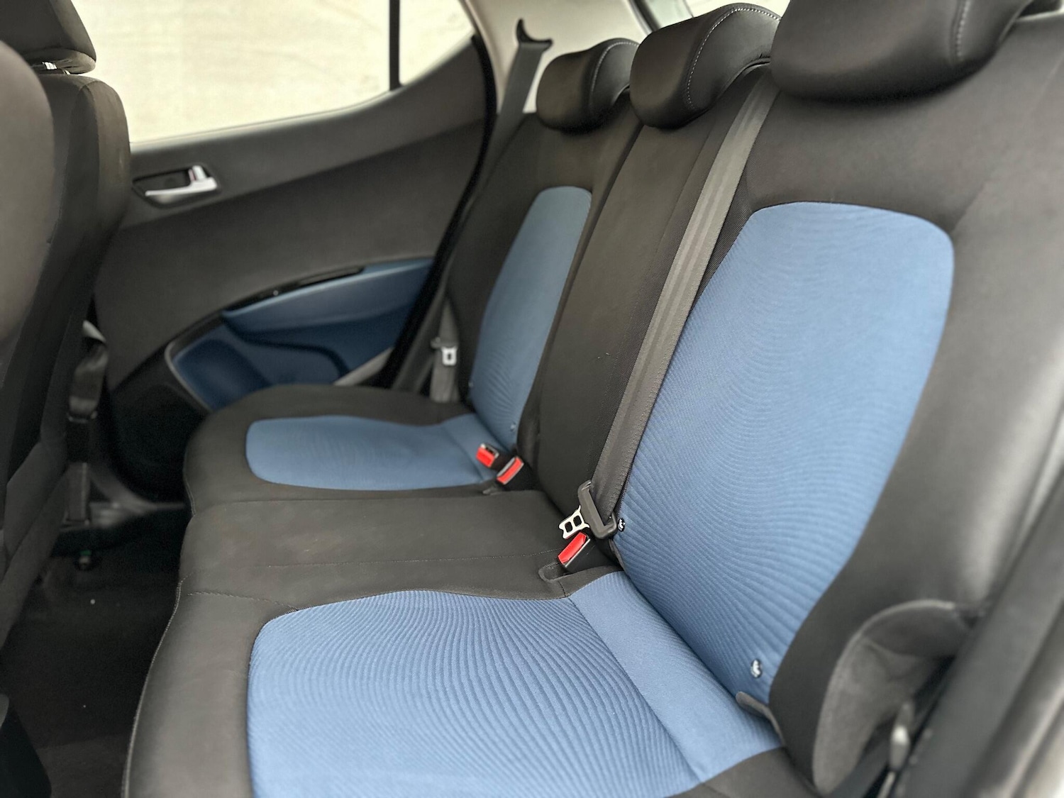 Used Hyundai i10 2015 for sale - 76360140: Photo 13