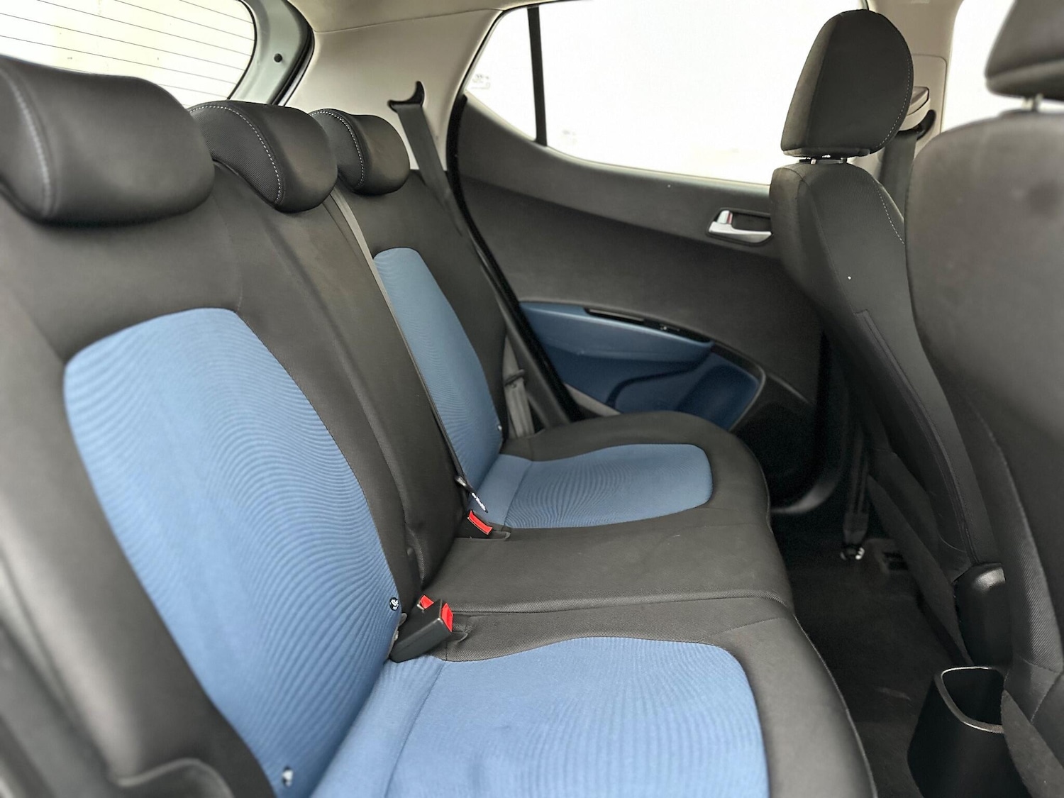 Used Hyundai i10 2015 for sale - 76360140: Photo 14