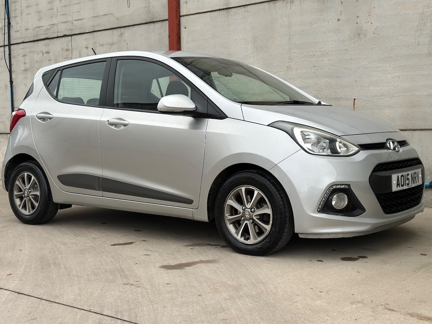 Used Hyundai i10 2015 for sale - 76360140: Photo 2