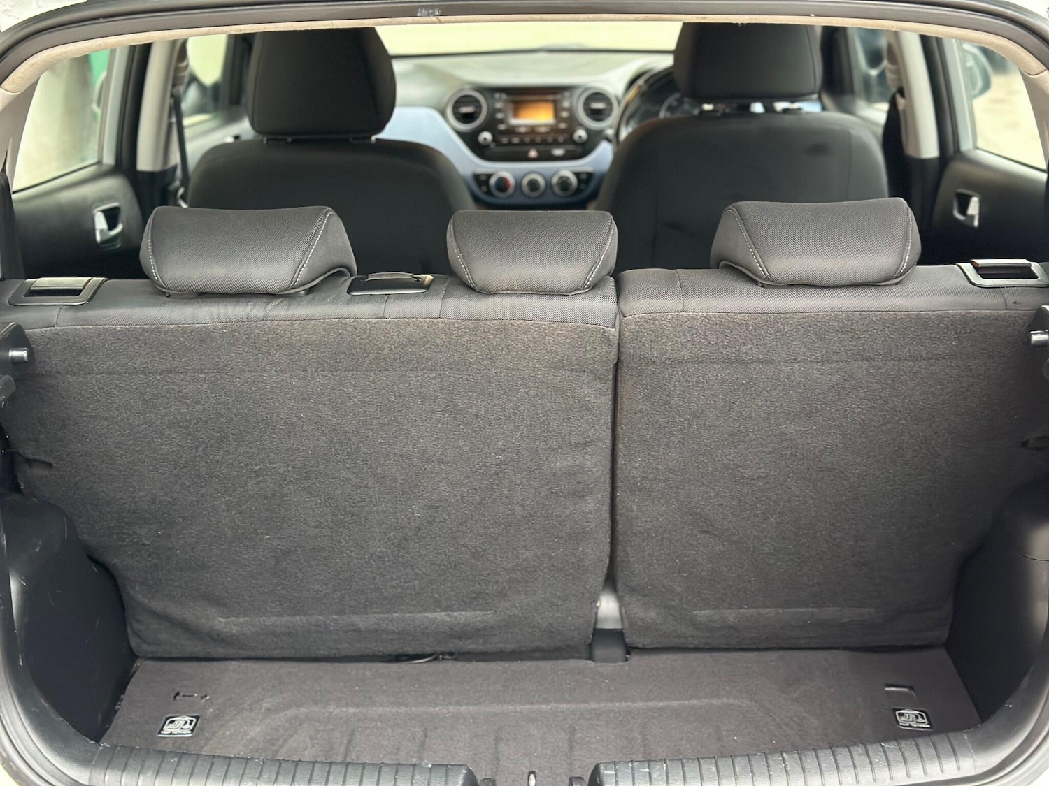 Used Hyundai i10 2015 for sale - 76360140: Photo 25