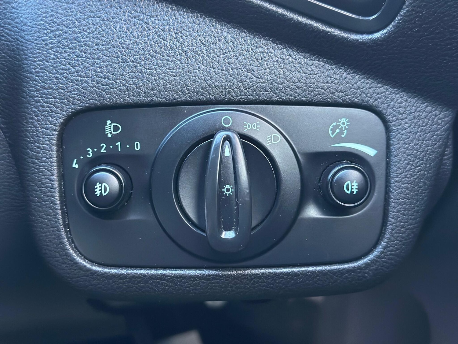 Used Ford Kuga 2014 for sale - 78100232: Photo 17