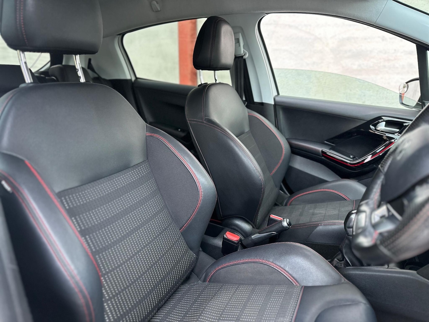 Used Peugeot 208 for sale - 76996972: Photo 13