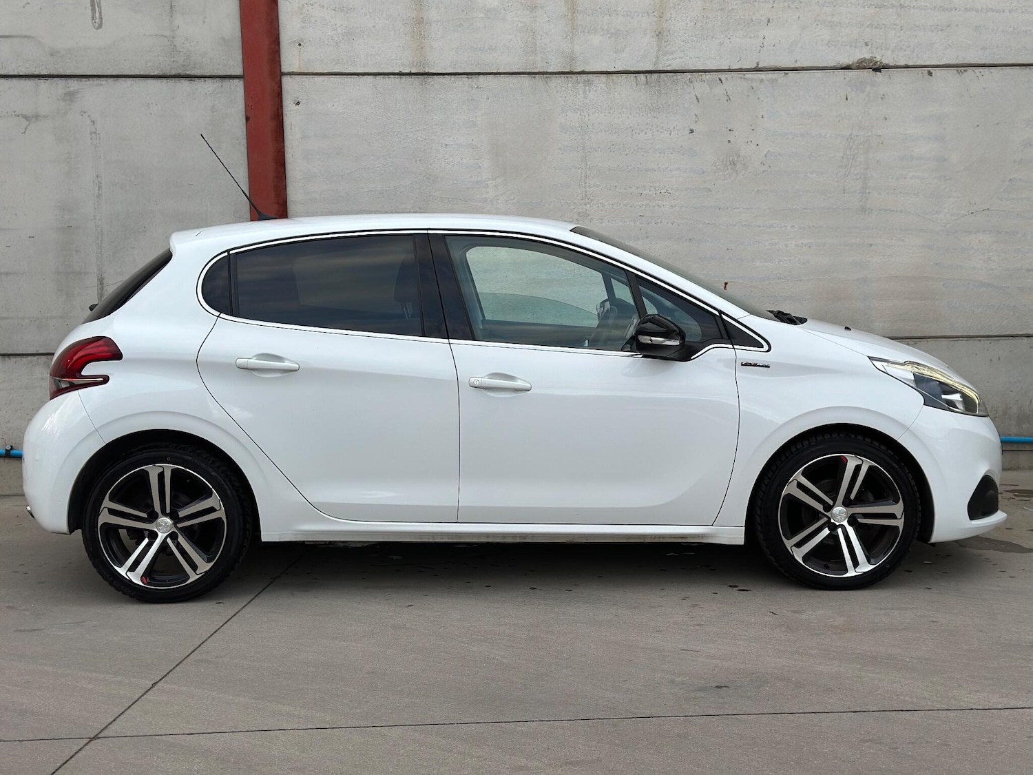 Used Peugeot 208 for sale - 76996972: Photo 9
