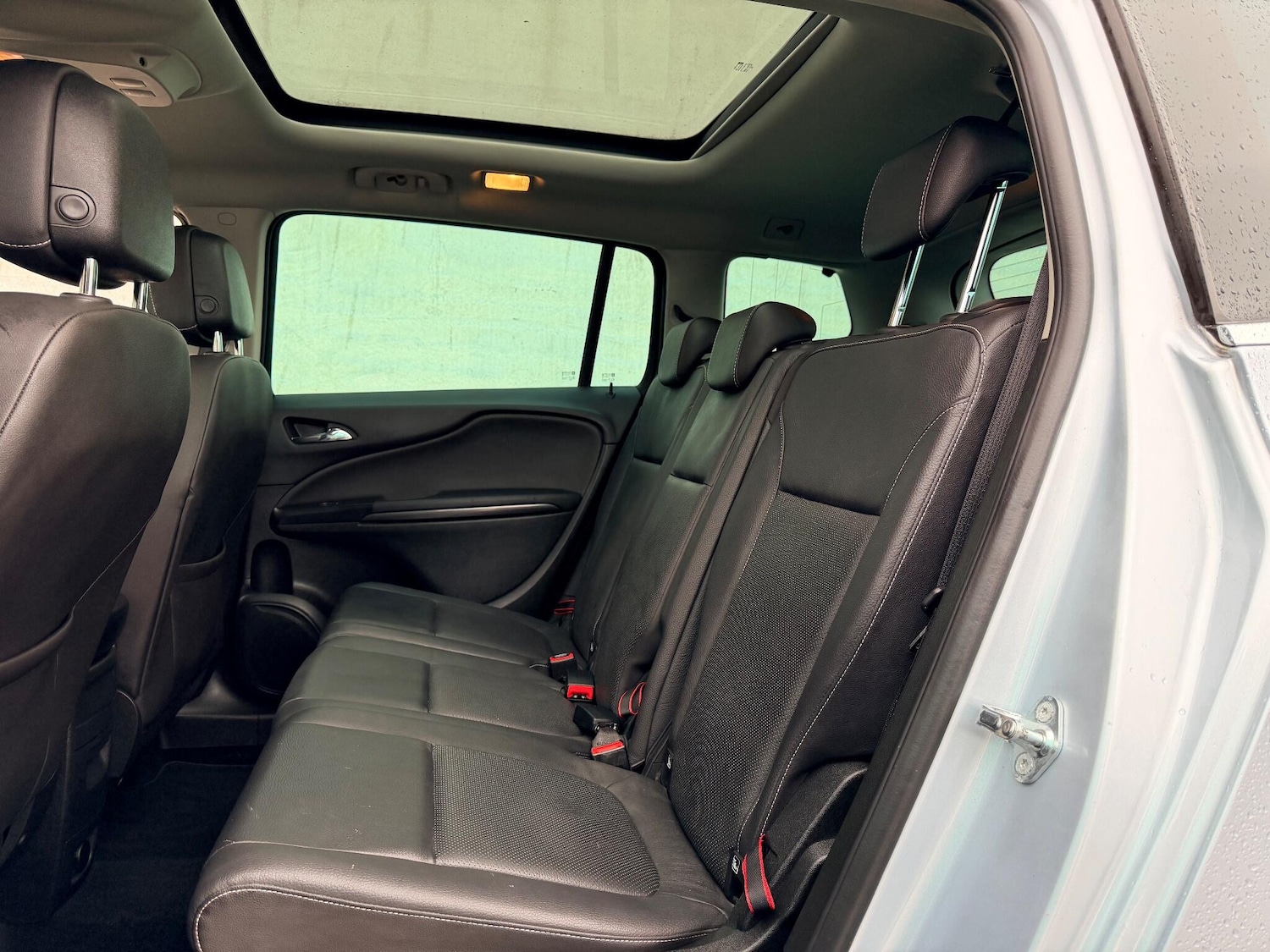 Used Vauxhall Zafira Tourer 2017 for sale - 76759473: Photo 17