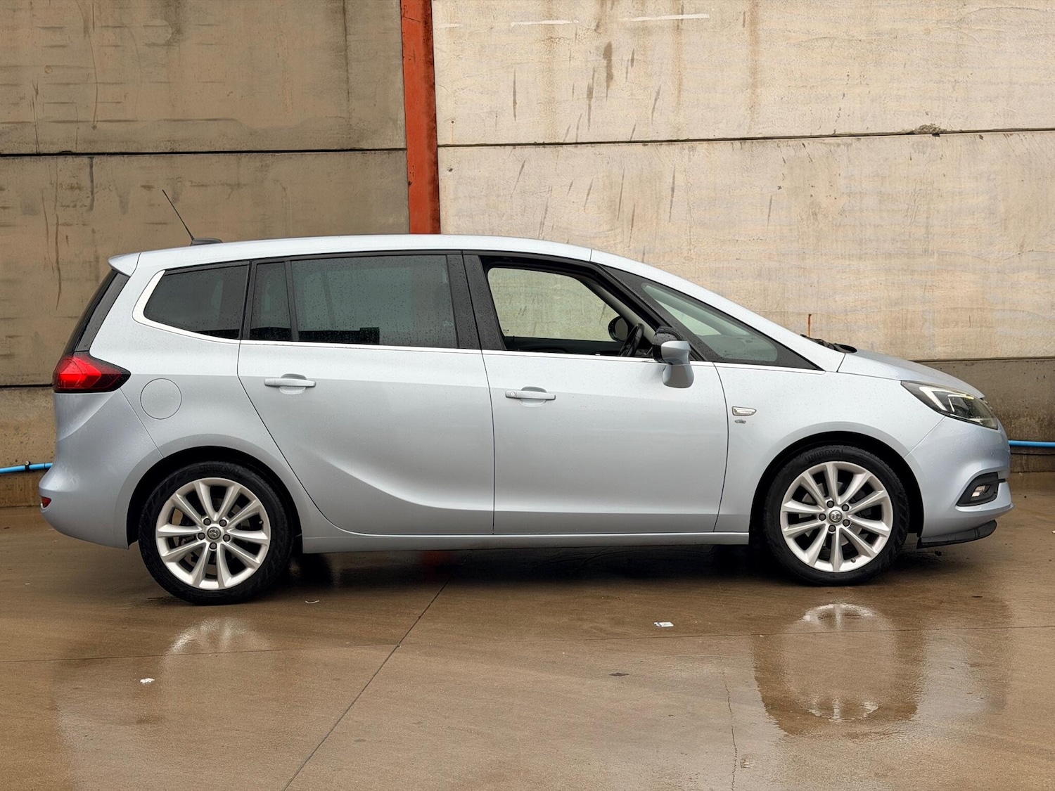 Used Vauxhall Zafira Tourer 2017 for sale - 76759473: Photo 3