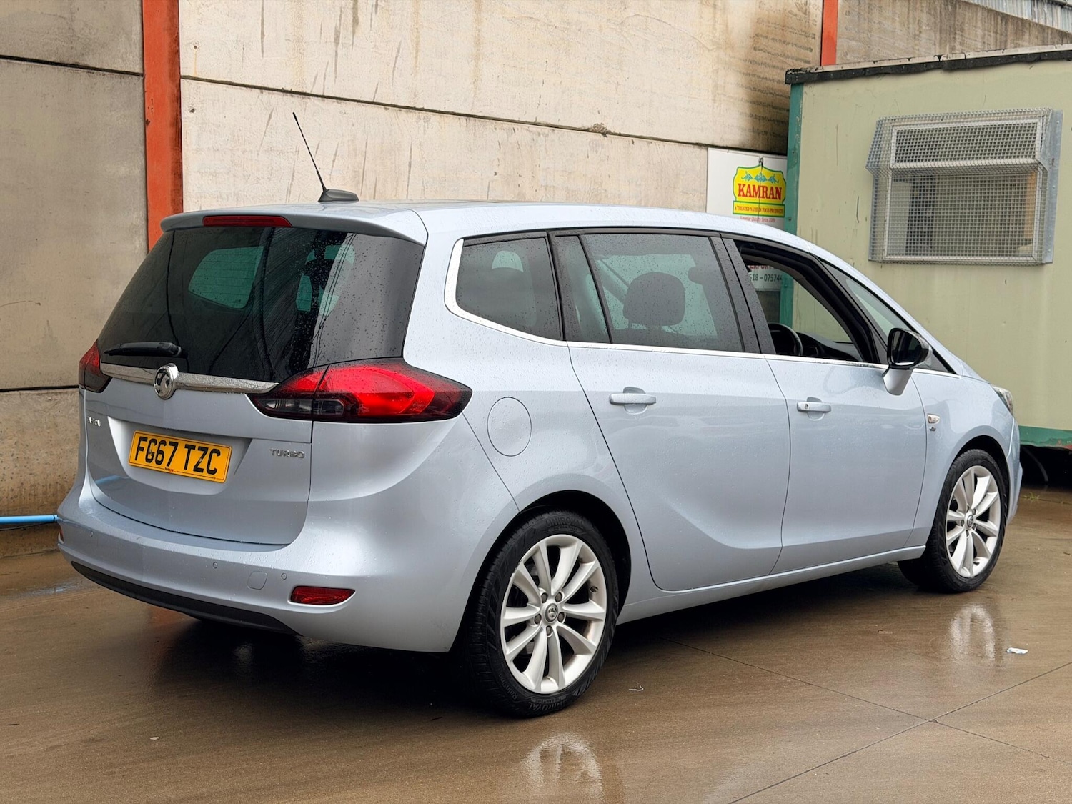 Used Vauxhall Zafira Tourer 2017 for sale - 76759473: Photo 5