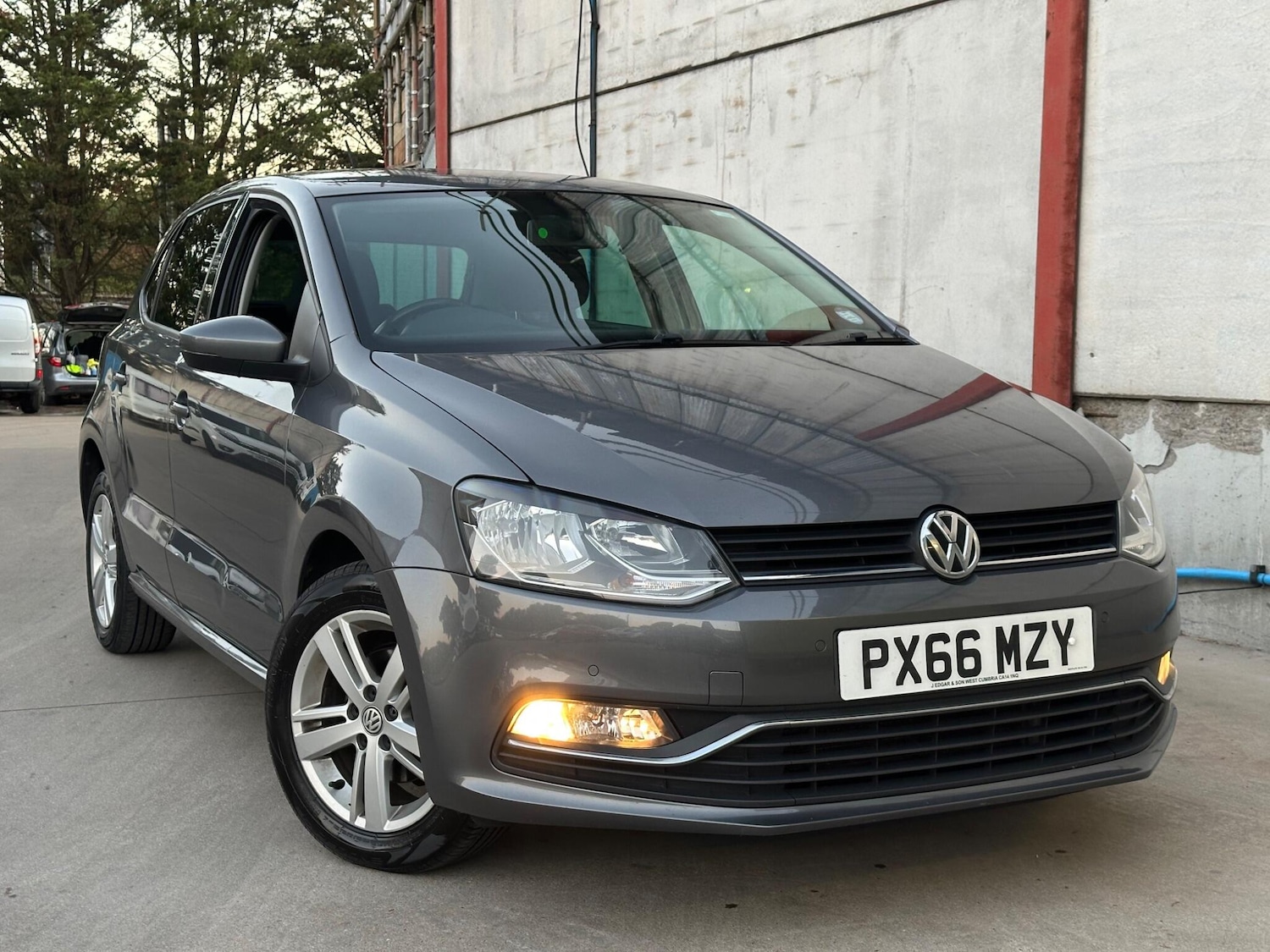 Used Volkswagen Polo 2016 for sale - 76059929: Photo 1