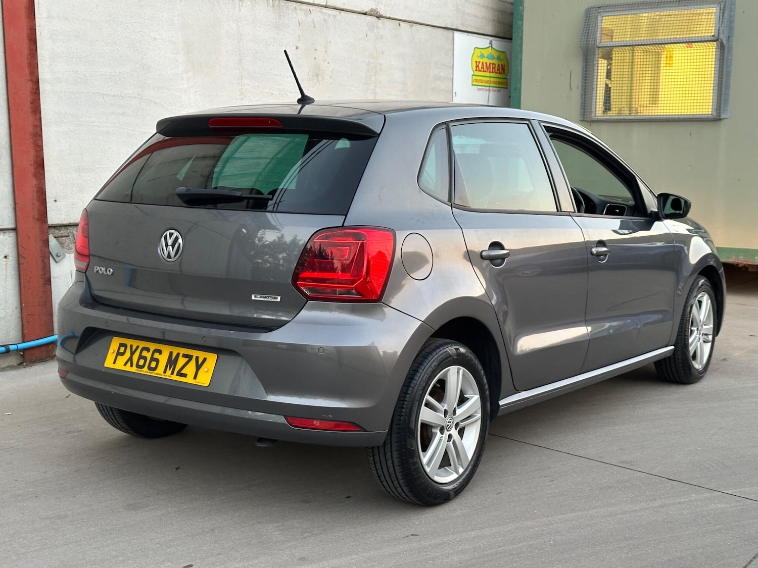 Used Volkswagen Polo 2016 for sale - 76059929: Photo 4