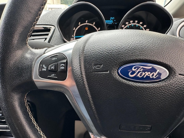 Used Ford Fiesta 2015 for sale - 75311594: Photo 31
