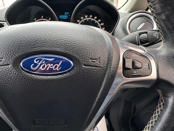 Used Ford Fiesta 2015 for sale - 75311594: Photo 32