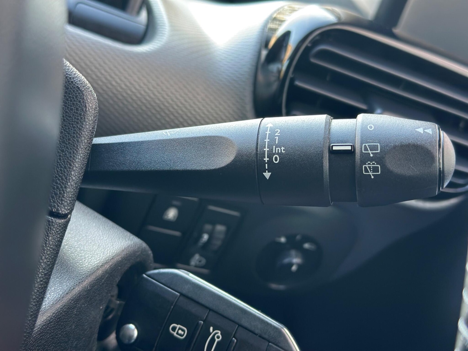 Used Citroen C4 Cactus 2017 for sale - 76247519: Photo 23