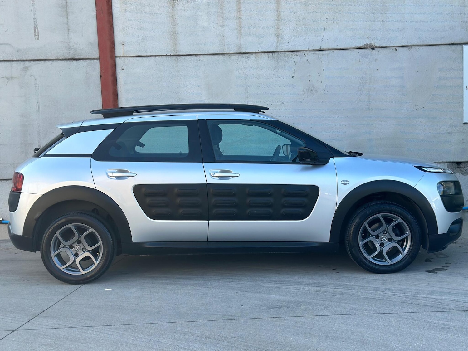 Used Citroen C4 Cactus 2017 for sale - 76247519: Photo 9
