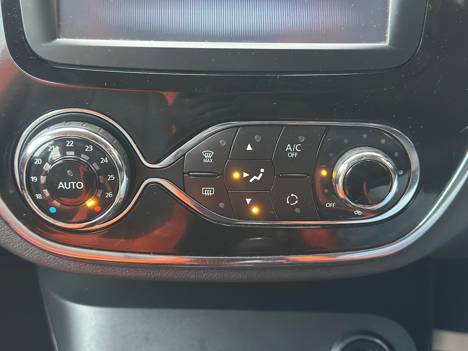 Used Renault Captur for sale - 77280010: Photo 24