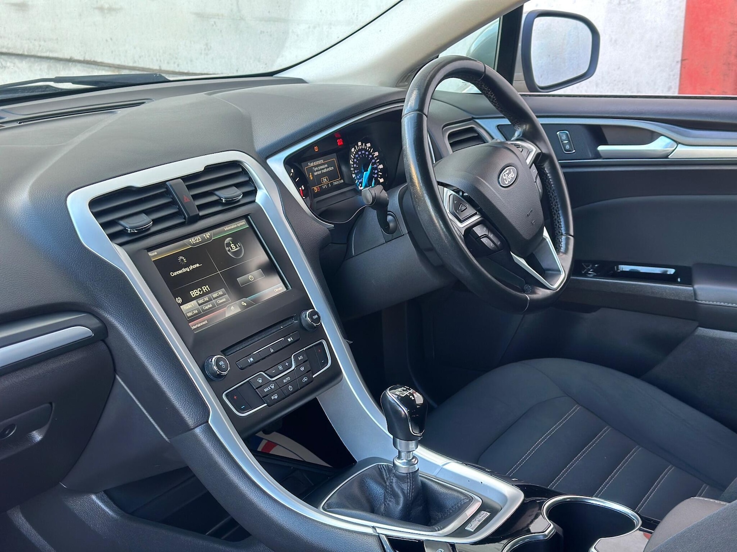 Used Ford Mondeo 2015 for sale - 76388257: Photo 11