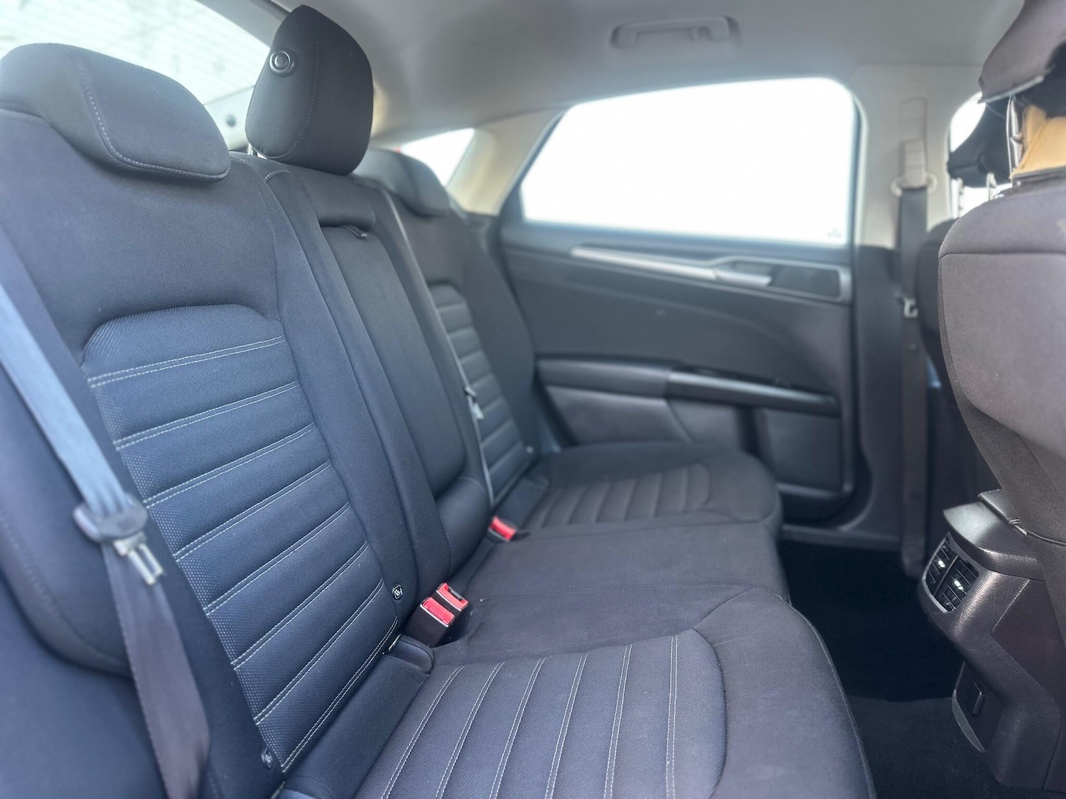 Used Ford Mondeo 2015 for sale - 76388257: Photo 15