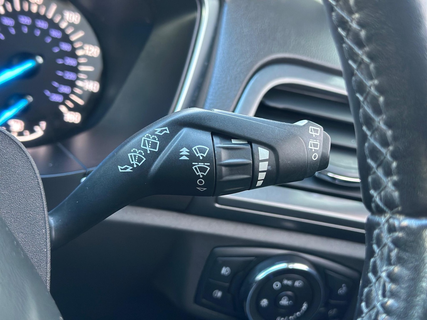 Used Ford Mondeo 2015 for sale - 76388257: Photo 16