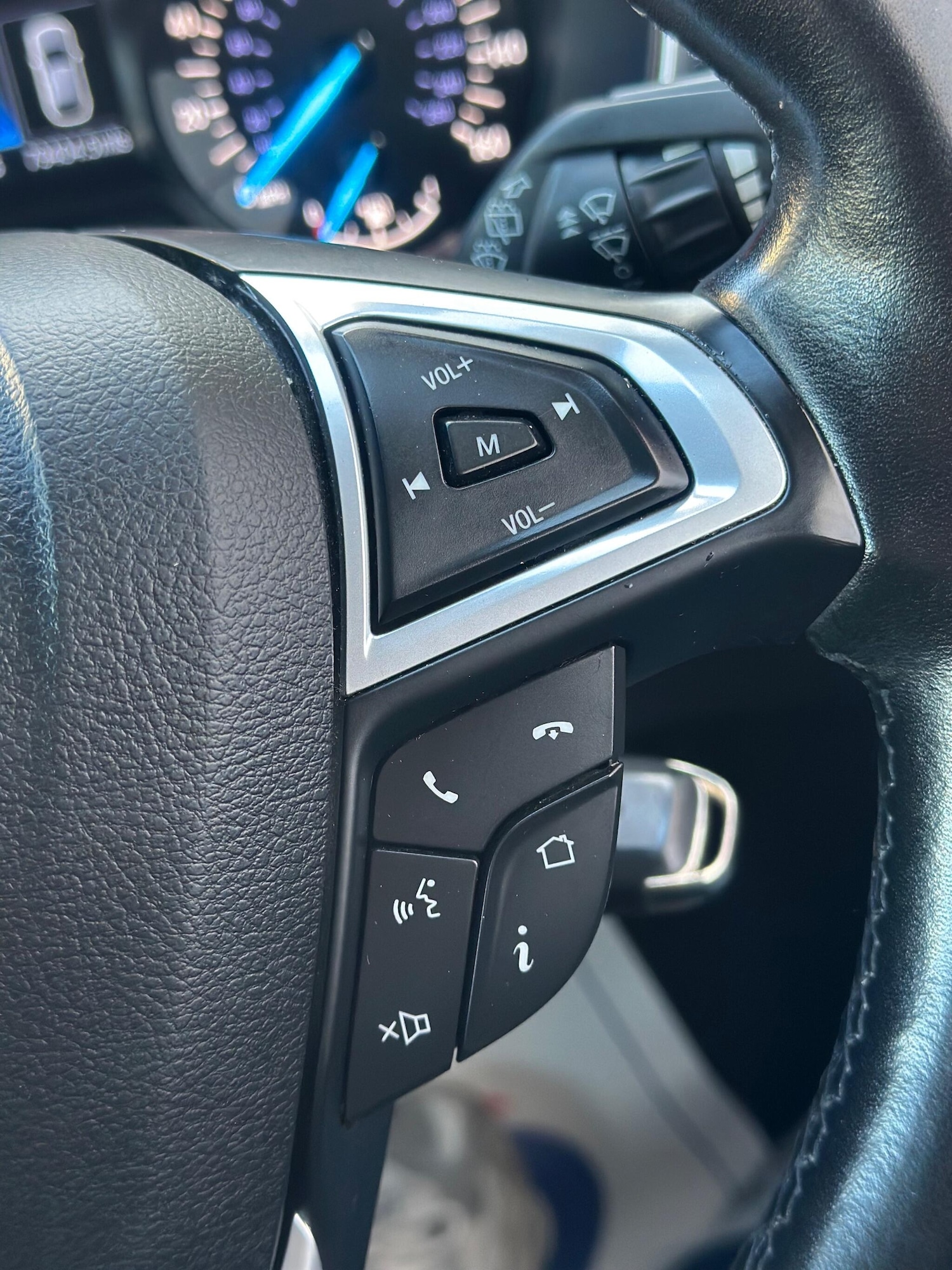 Used Ford Mondeo 2015 for sale - 76388257: Photo 18