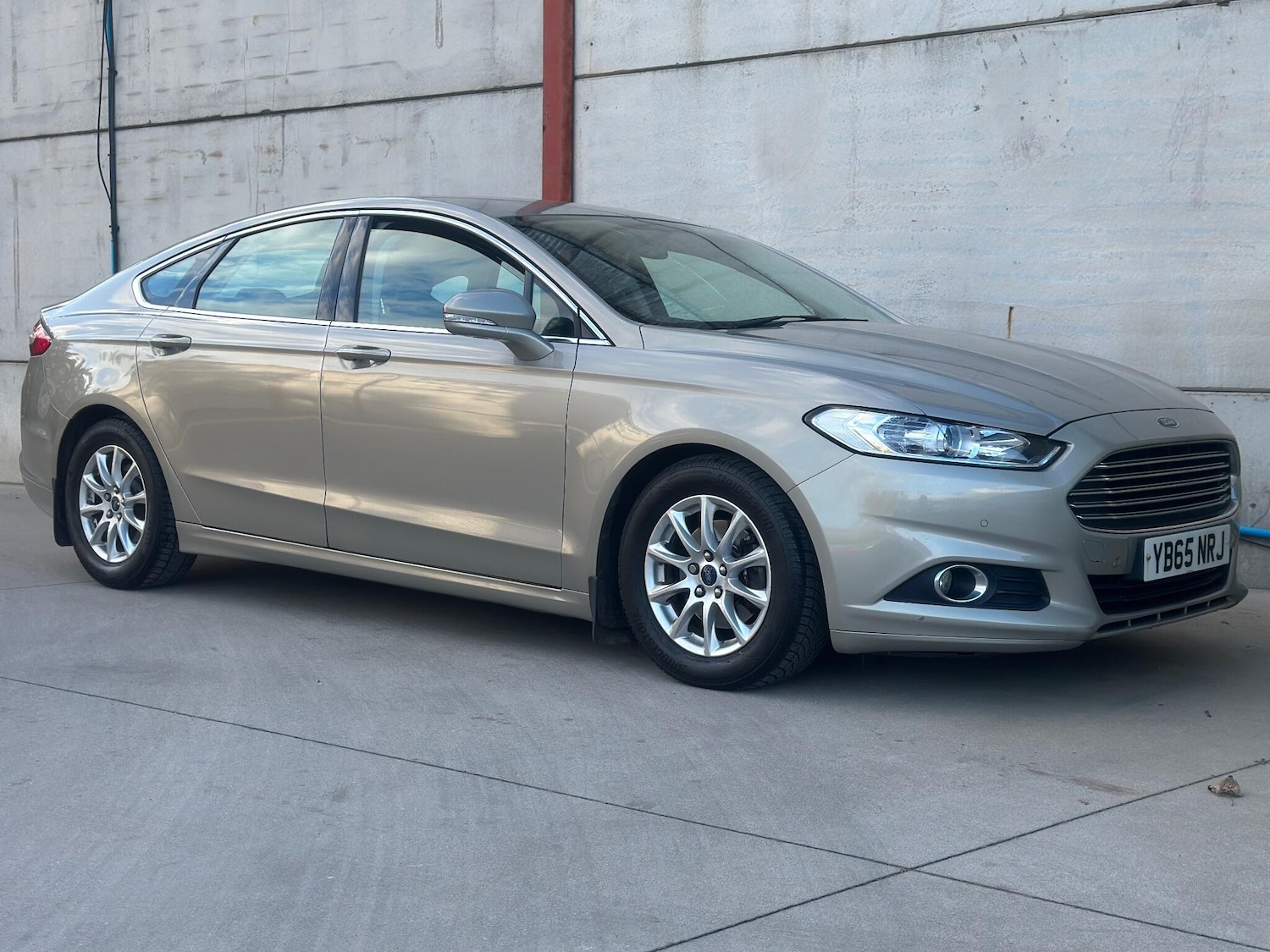 Used Ford Mondeo 2015 for sale - 76388257: Photo 2