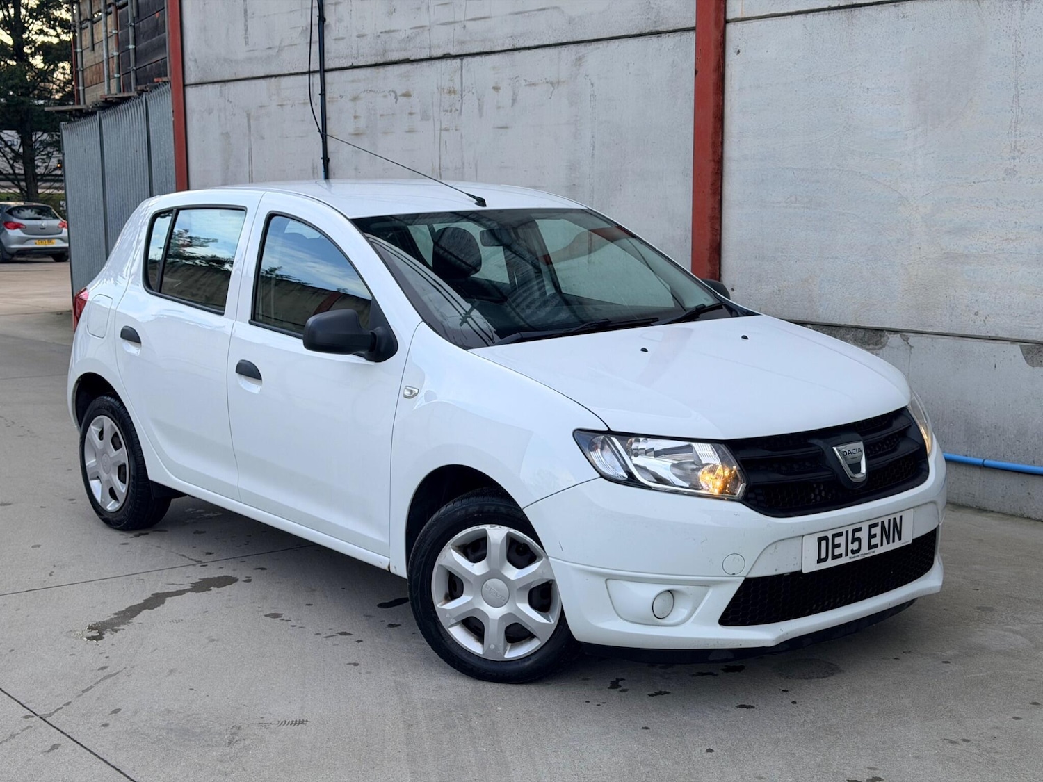 Used Dacia Sandero 2015 for sale - 77351515: Photo 2