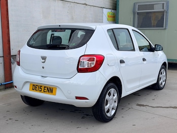 Used Dacia Sandero 2015 for sale - 77351515: Photo